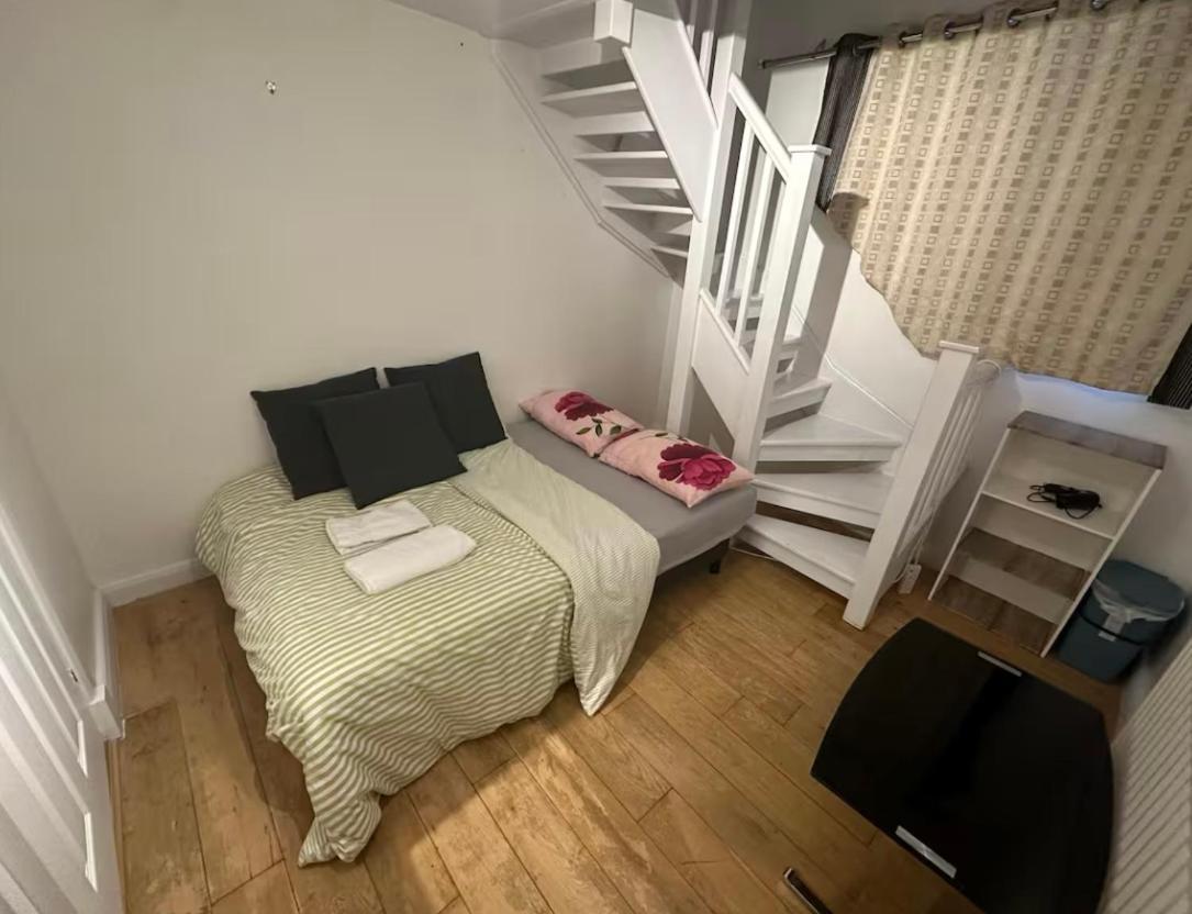 Cozy Rooms Near Central London * Londen