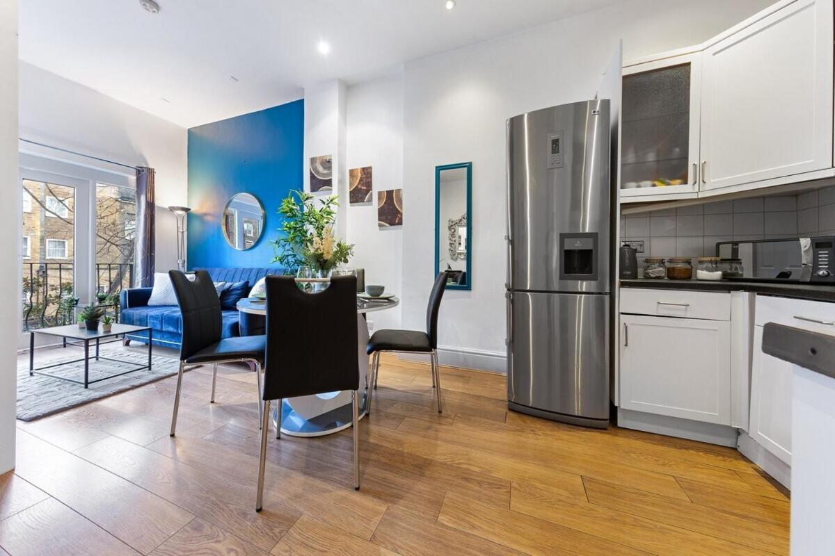 Luxurious 3 Bedroom Flat With Balcony In Kensington For 7 Next To Station Near Harrods