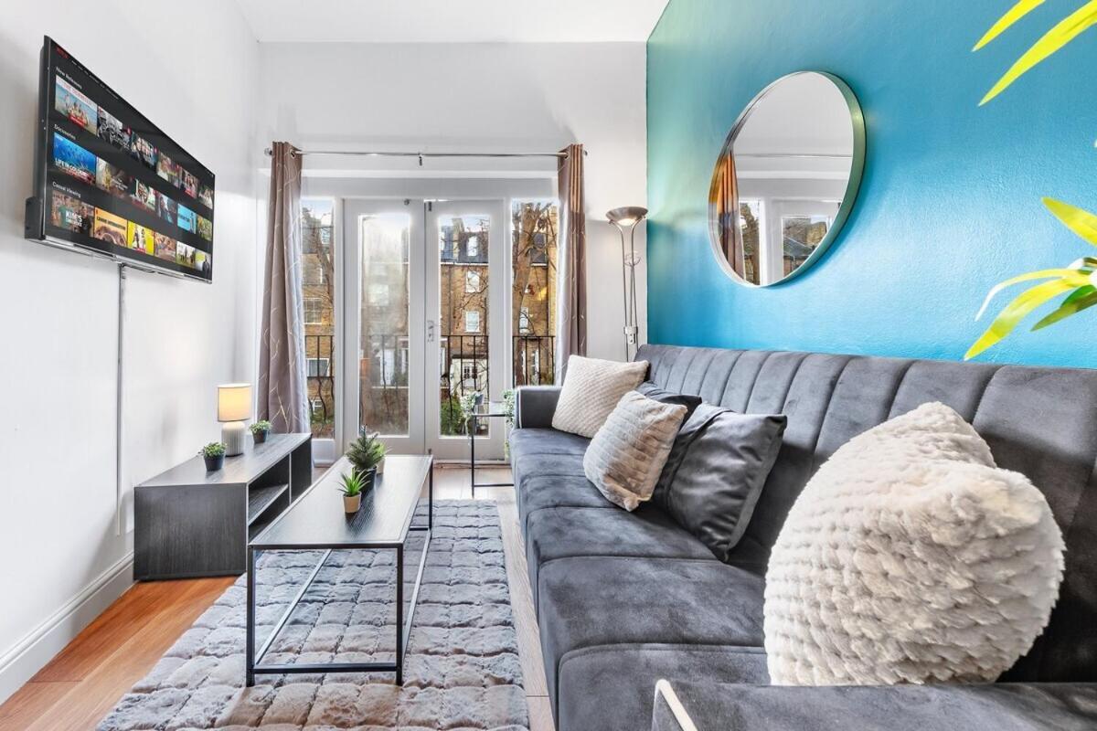Apartment Luxurious 3 Bedroom Flat With Balcony In Kensington For 7 Next To Station Near Harrods