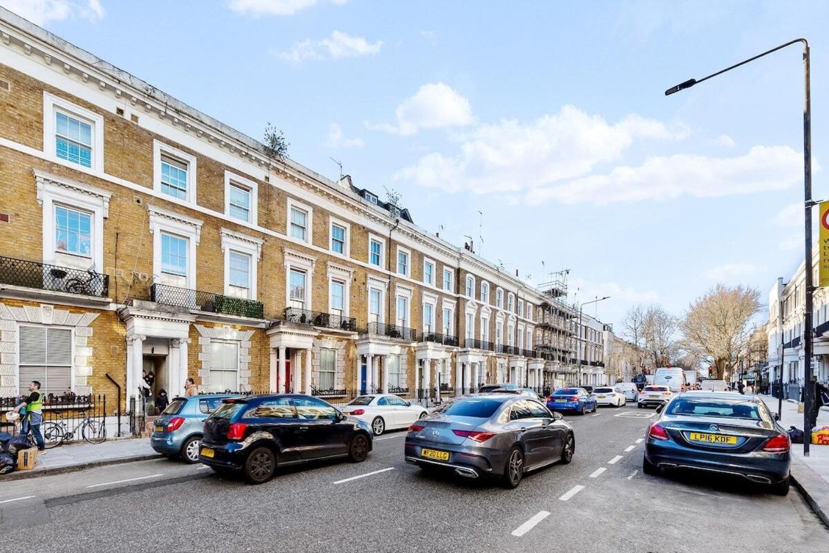 Luxurious 3 Bedroom Flat With Balcony In Kensington For 7 Next To Station Near Harrods *