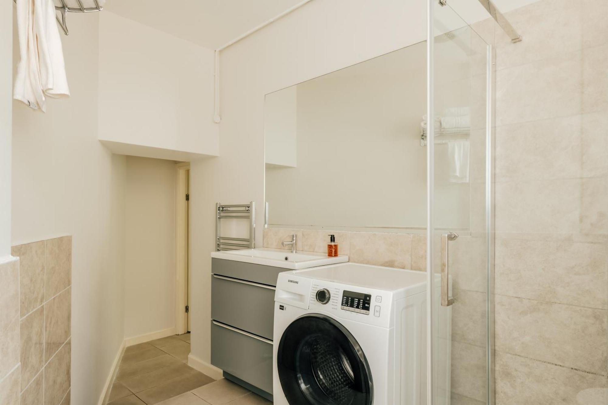 The Egerton - Luxury Apartment London