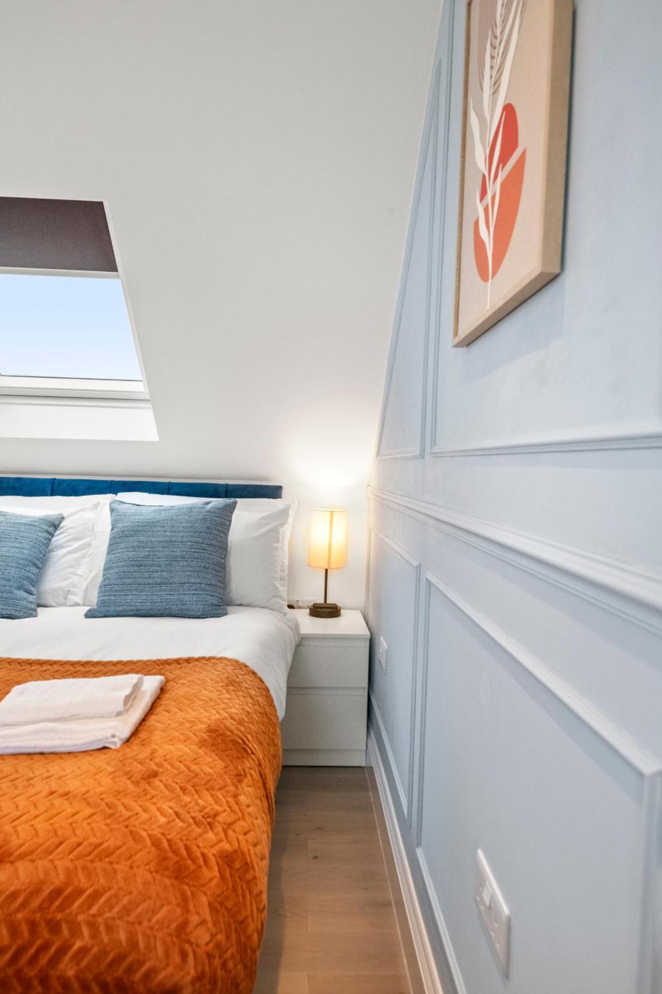 Relax In Style I Business & Leisure I Free Parking London