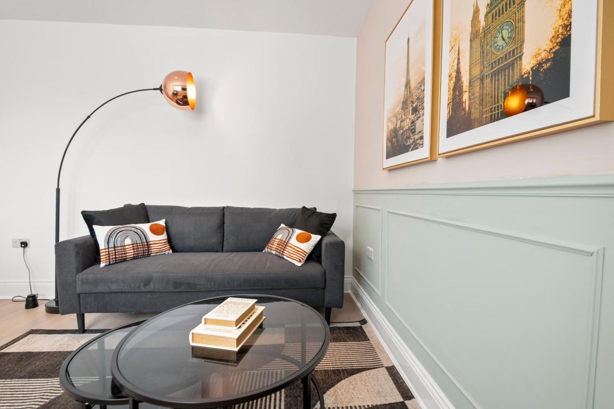 Relax In Style I Business & Leisure I Free Parking Apartment
