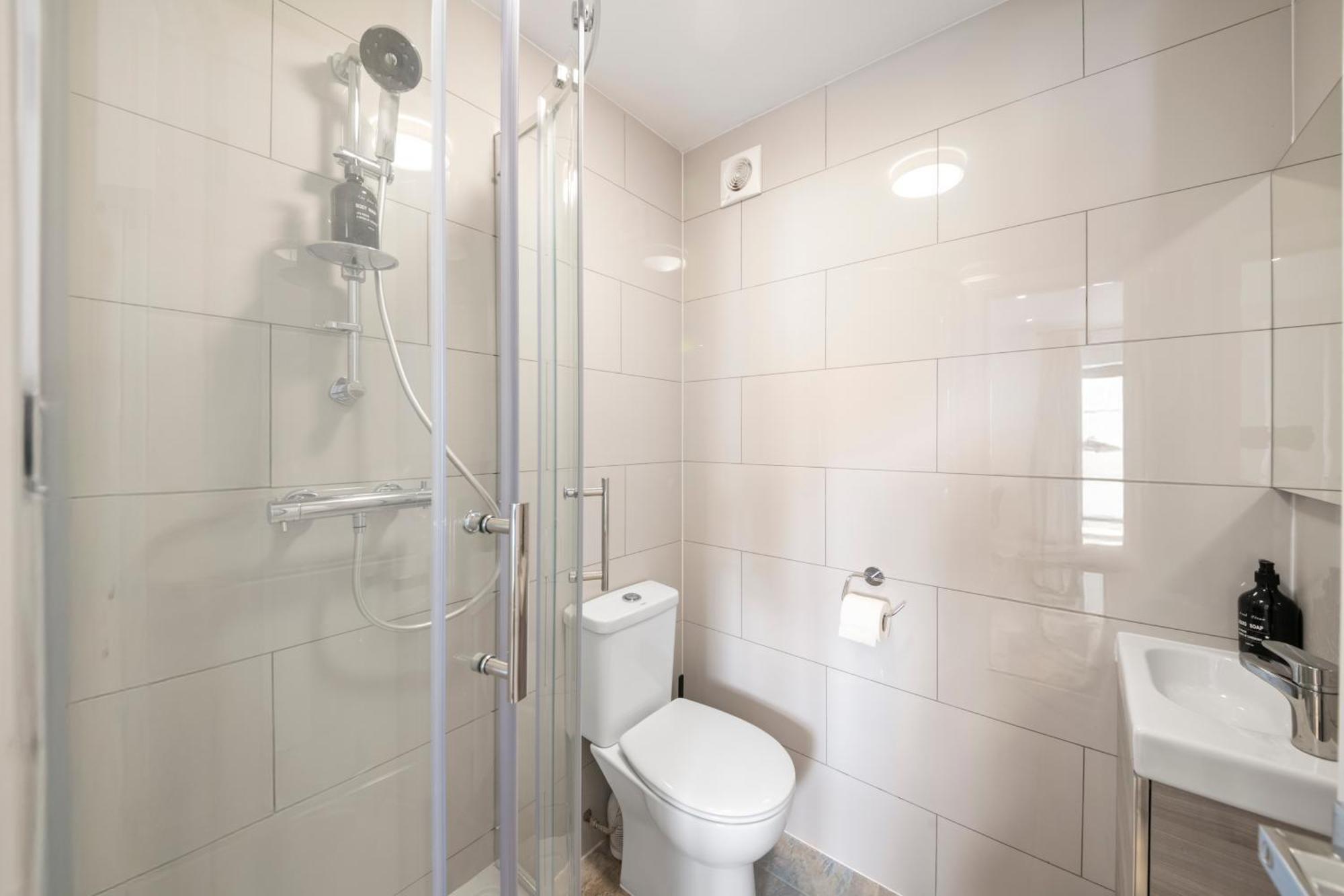 Relax In Style I Business & Leisure I Free Parking Apartment *