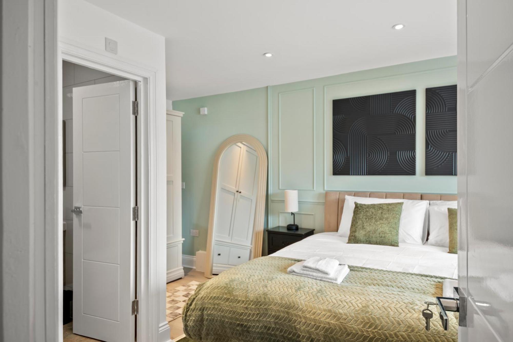 Relax In Style I Business & Leisure I Free Parking Apartment London