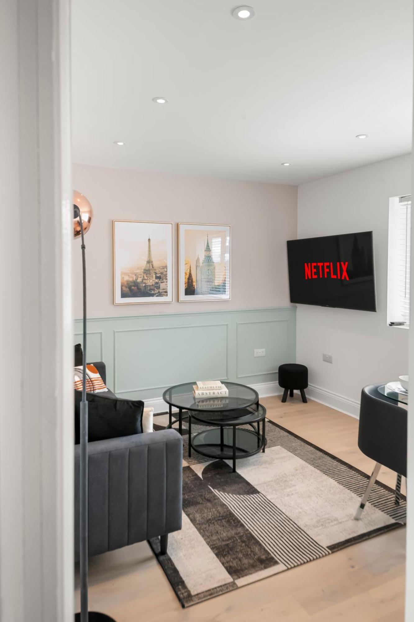 Relax In Style I Business & Leisure I Free Parking Apartment London