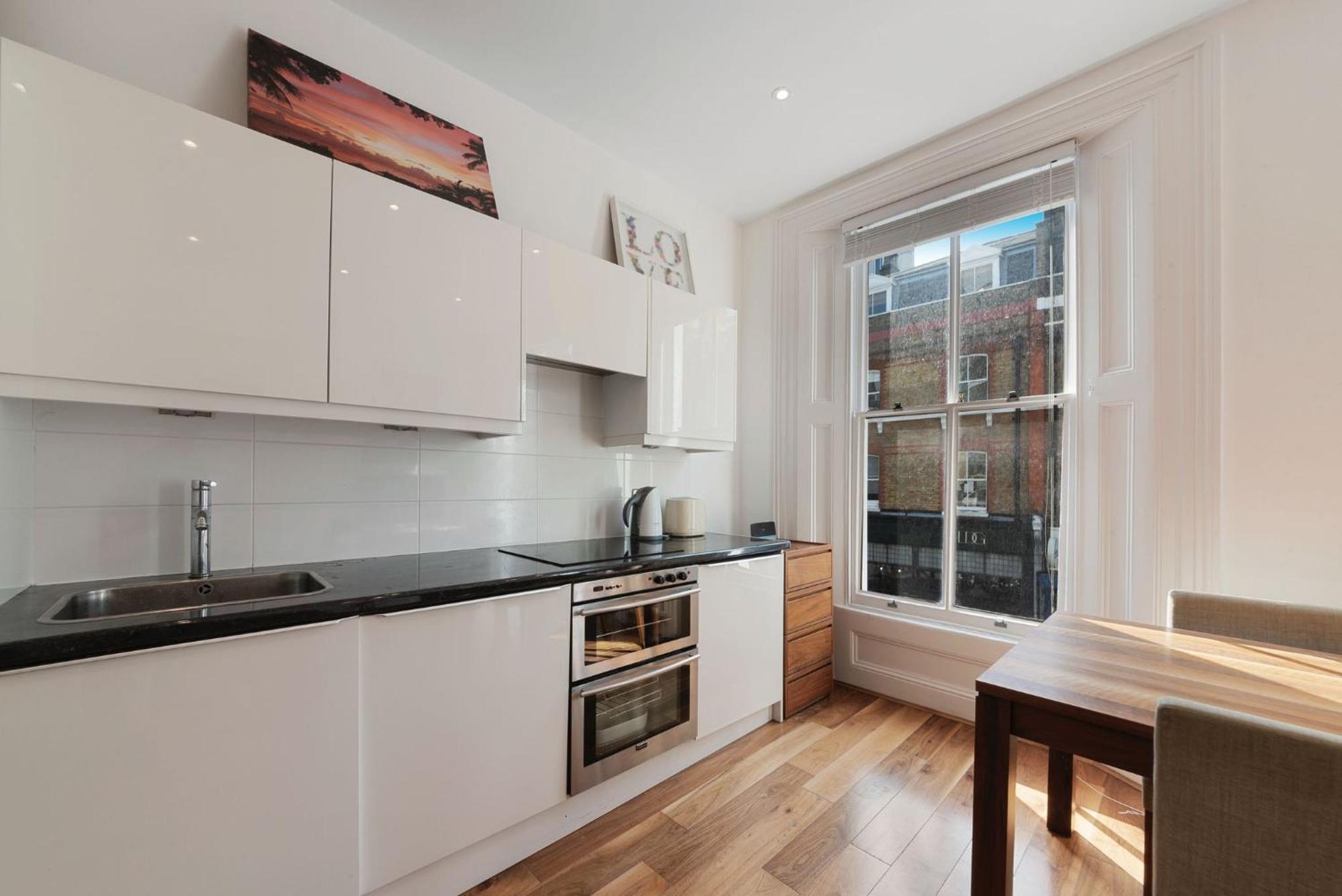 Apartment Huge 1 Bed Sleeps 4 De Lux Soho Fitzrovia *