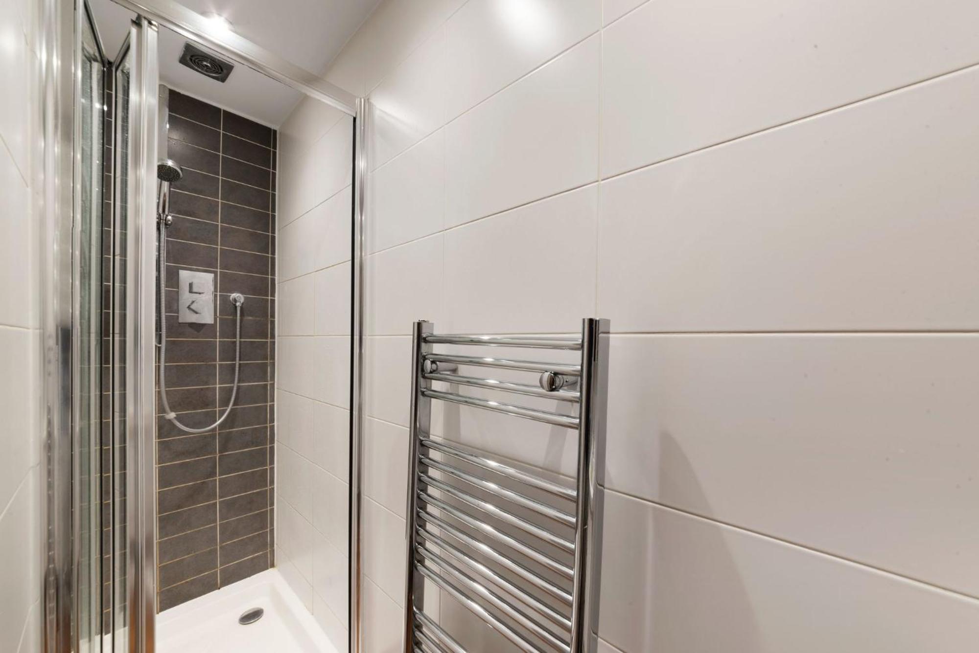 Apartment Huge 1 Bed Sleeps 4 De Lux Soho Fitzrovia London