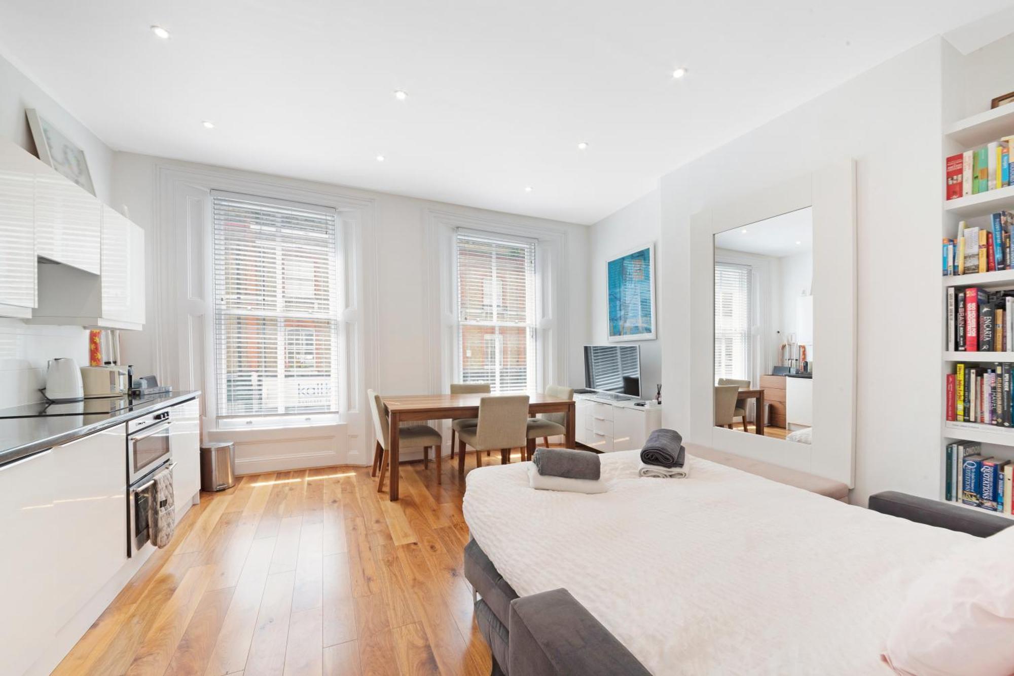 Apartment Huge 1 Bed Sleeps 4 De Lux Soho Fitzrovia