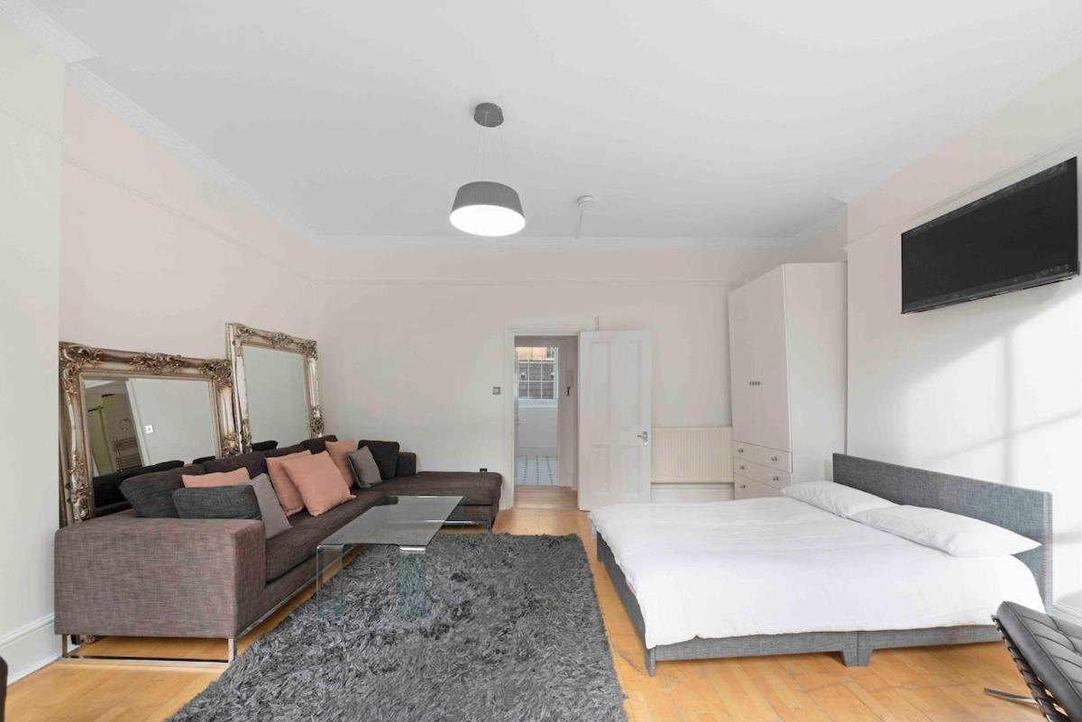 Exclusive Mayfair Sleeps 4 People Apartment