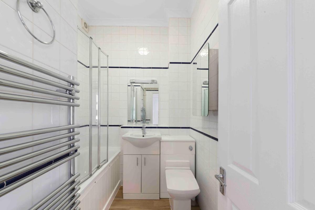 Exclusive Mayfair Sleeps 4 People Apartment
