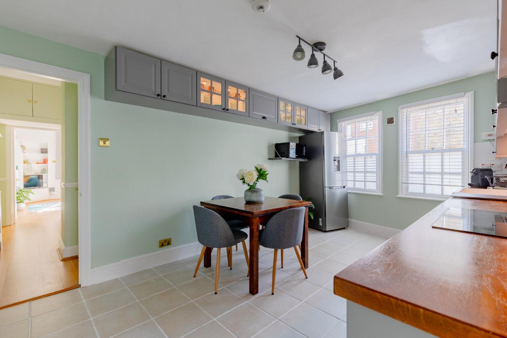 Idyllic 2bd Retreat By The River Thames Fulham Apartment London