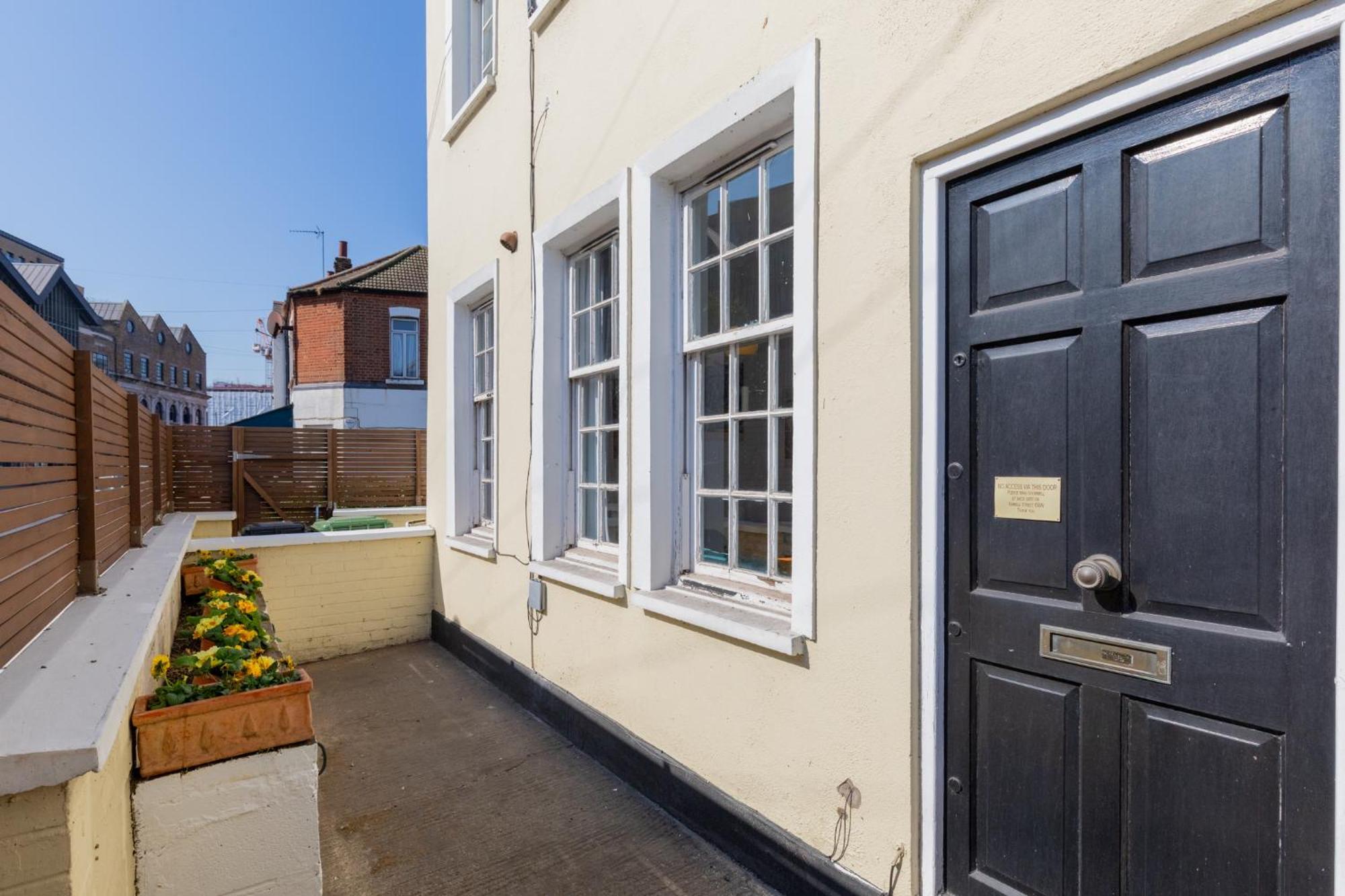 Idyllic 2bd Retreat By The River Thames Fulham Apartment