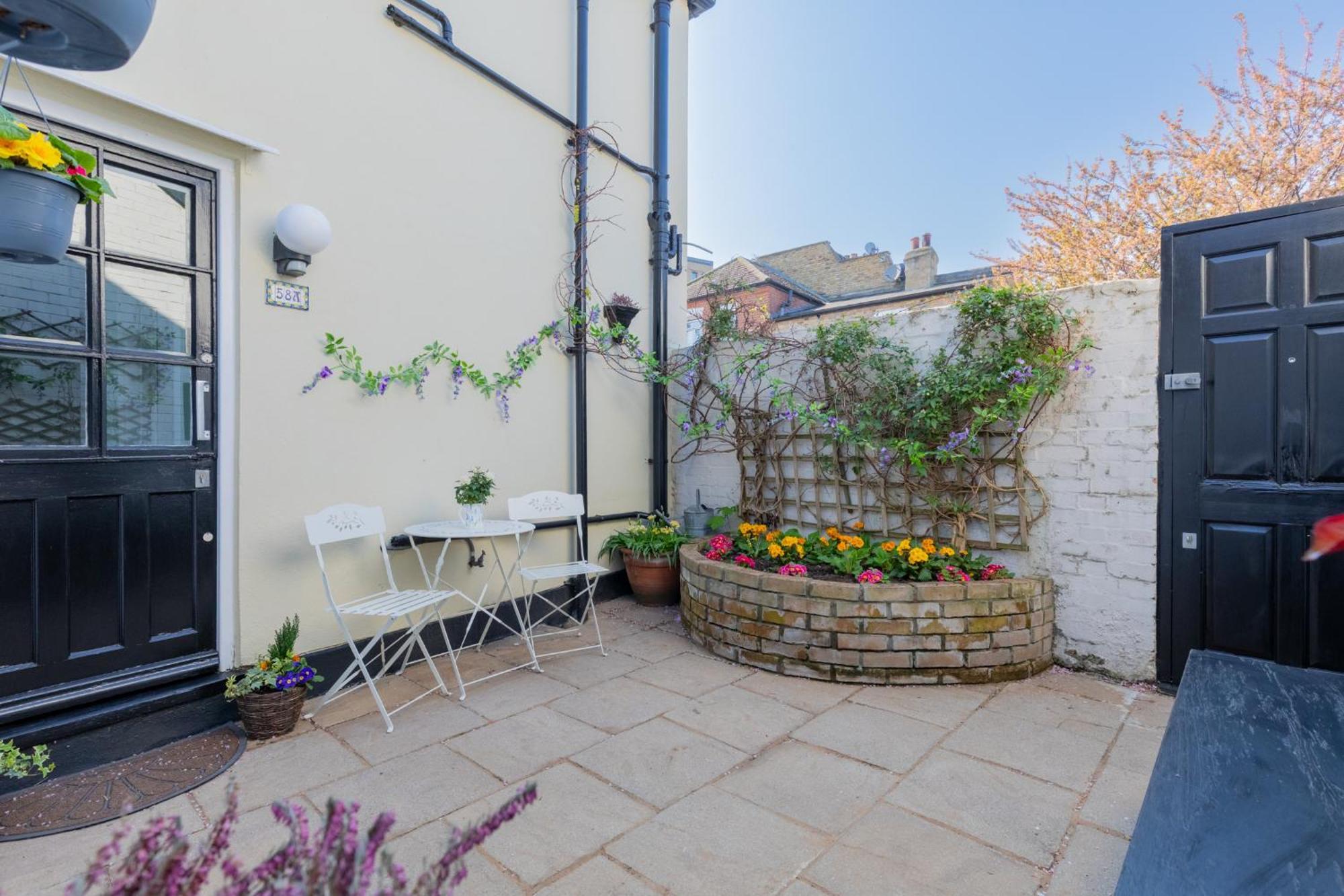 Idyllic 2bd Retreat By The River Thames Fulham *