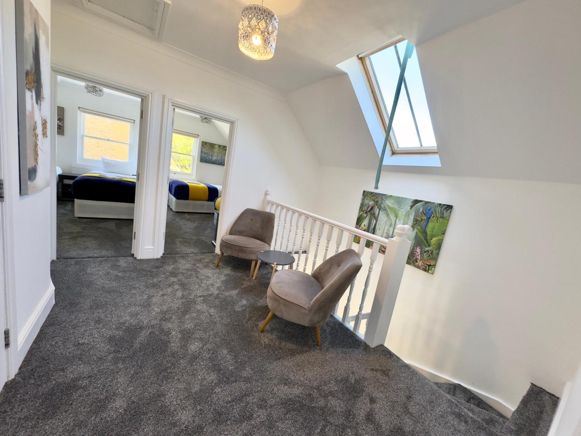 Spacious 3-bed With Garden, Private Parking, Smart Tv's, Fast Wi-fi *