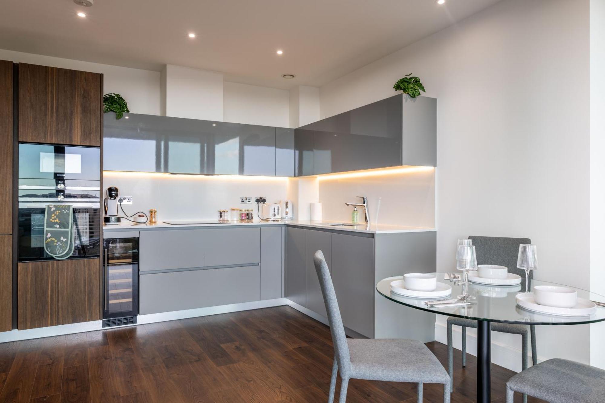 Apartment Enjoy Smart Living In Lovely Apartment. *