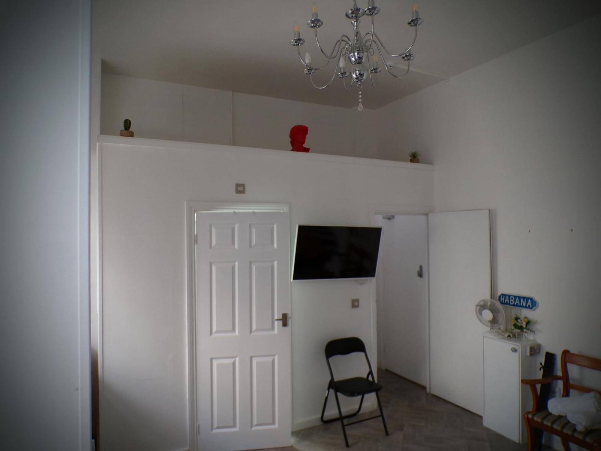 Apartmentsleeps4-west Kensington-petsok-parking Apartment