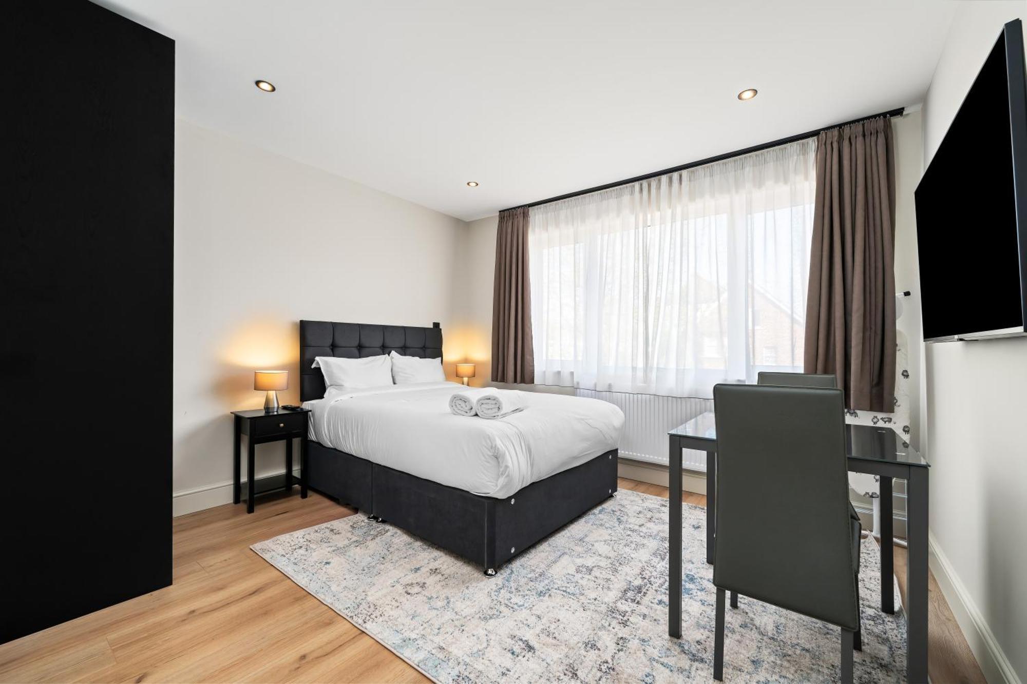 The Turrets, Willesden Apartment *