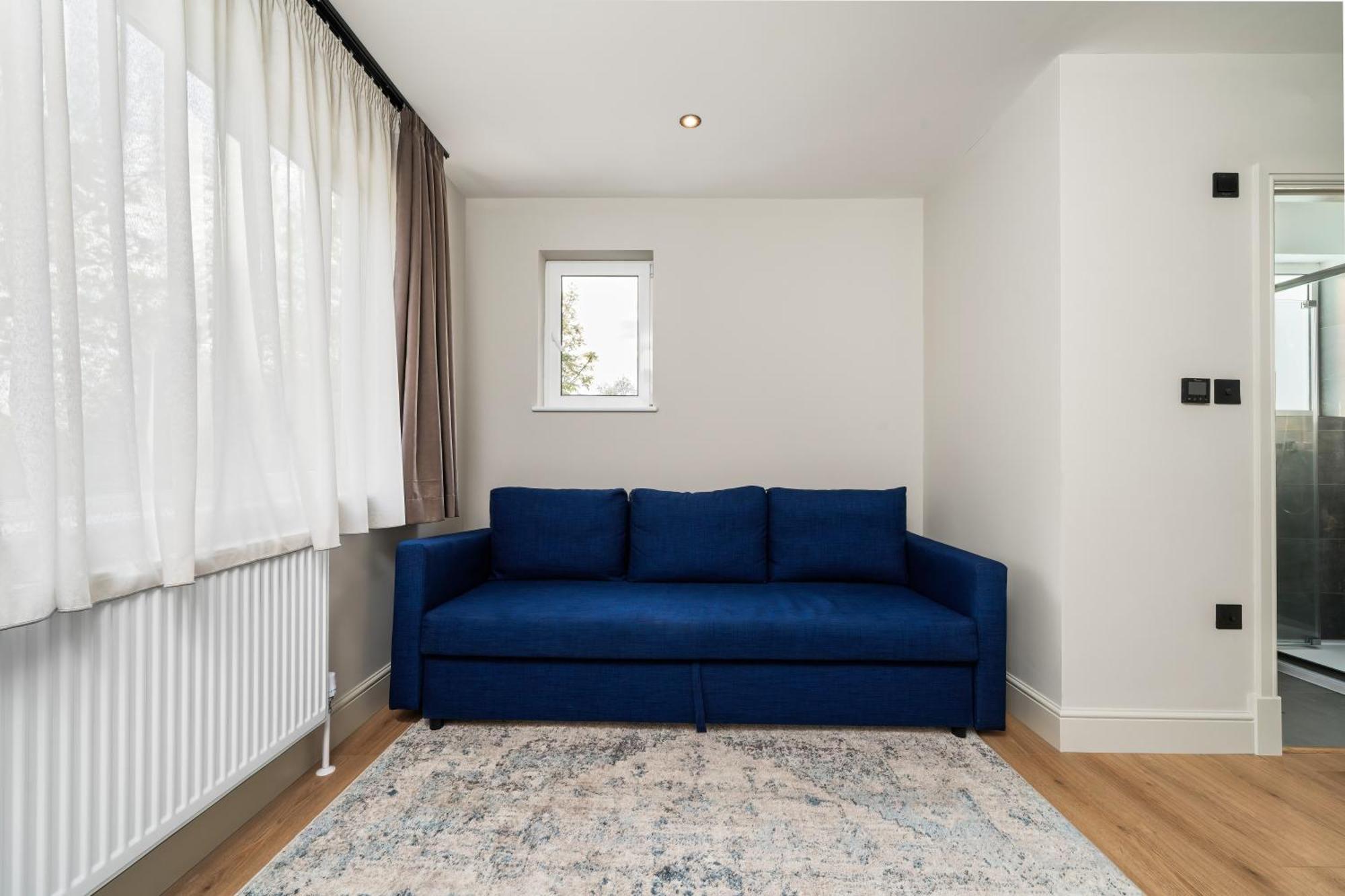 The Turrets, Willesden Apartment