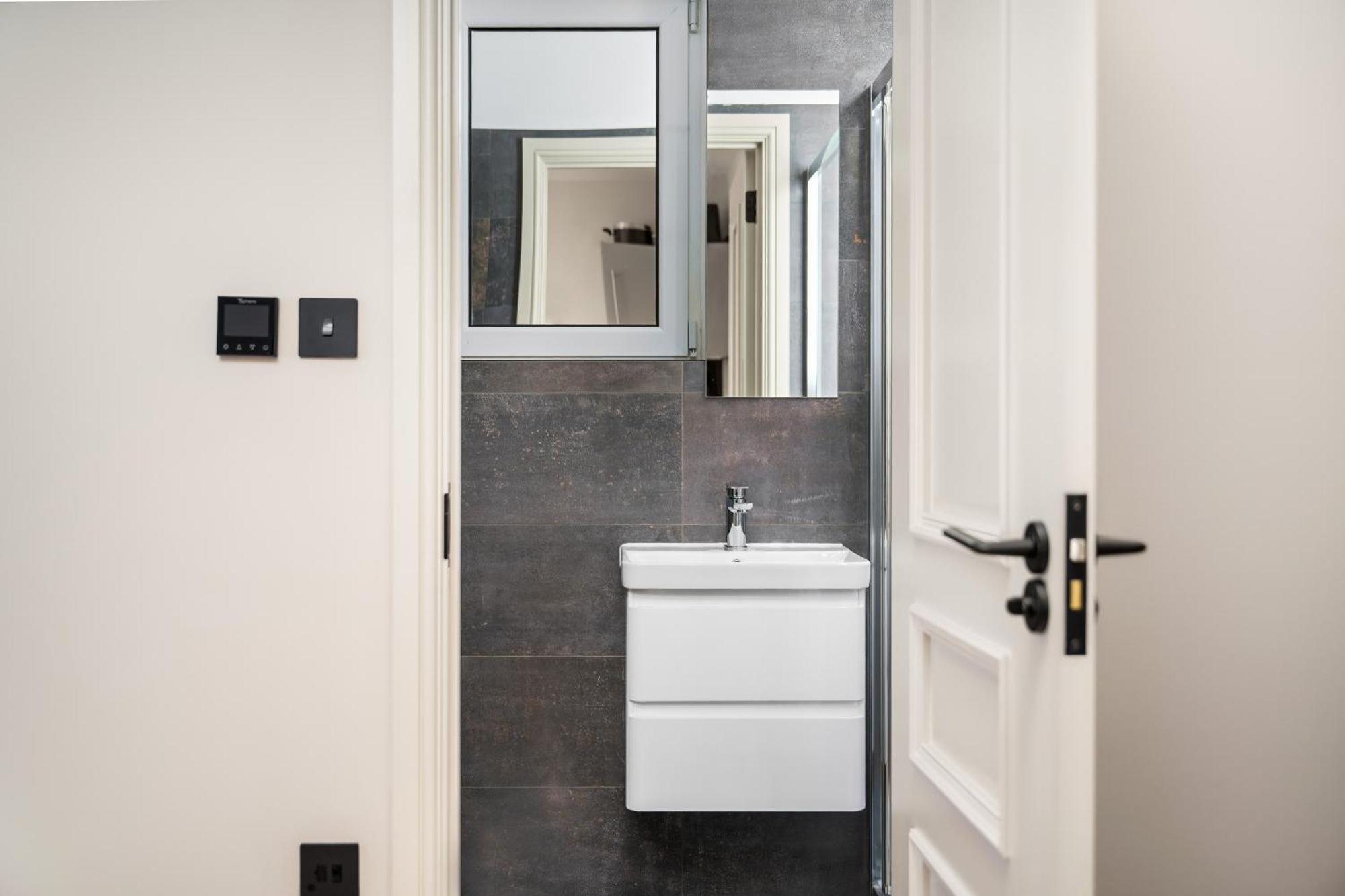 The Turrets, Willesden Apartment London