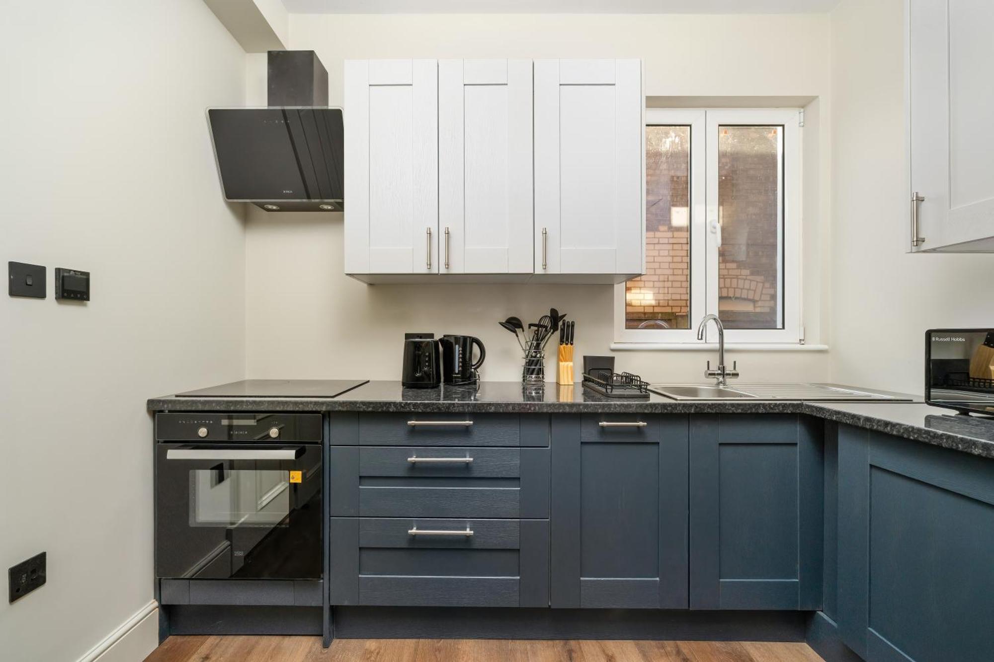 The Turrets, Willesden Apartment