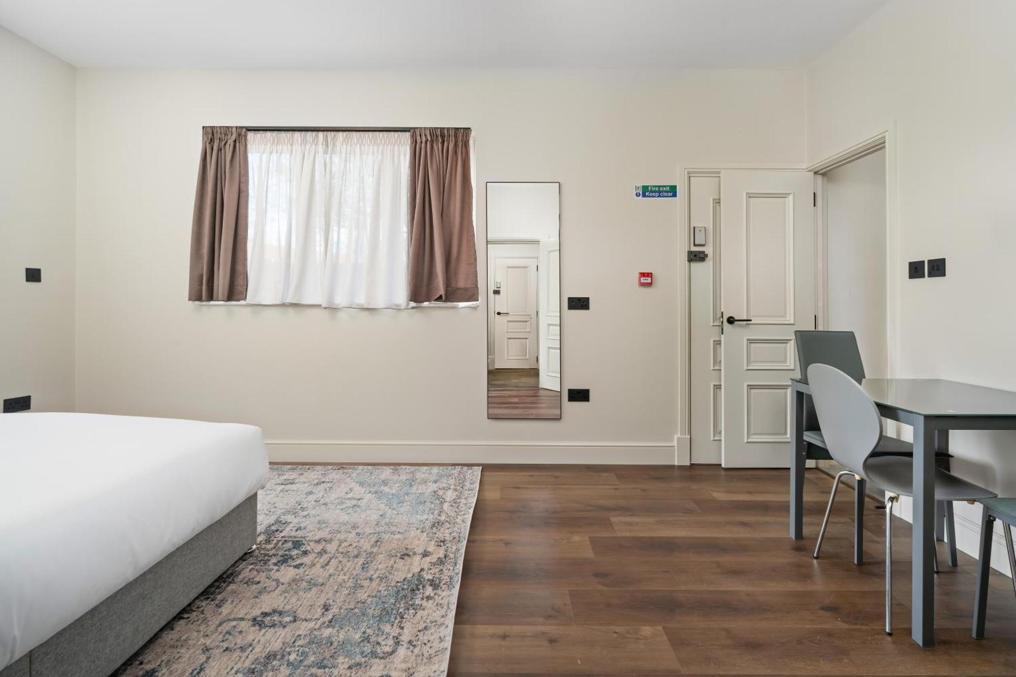 The Turrets, Willesden Apartment London