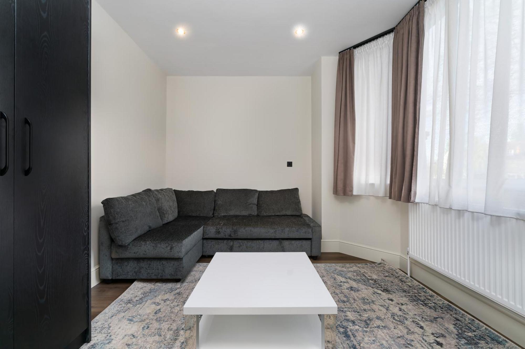 Apartment The Turrets, Willesden London