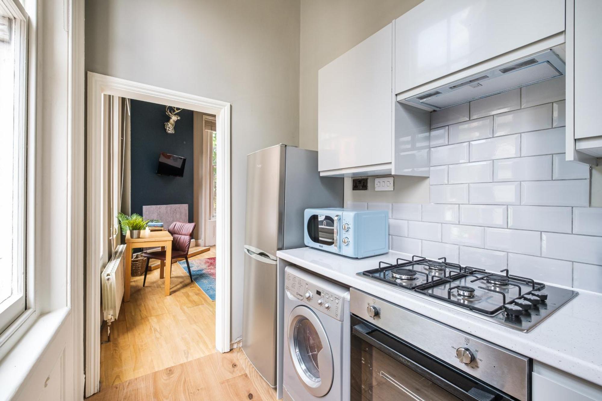 Sunny Corner In Center Of Apartment