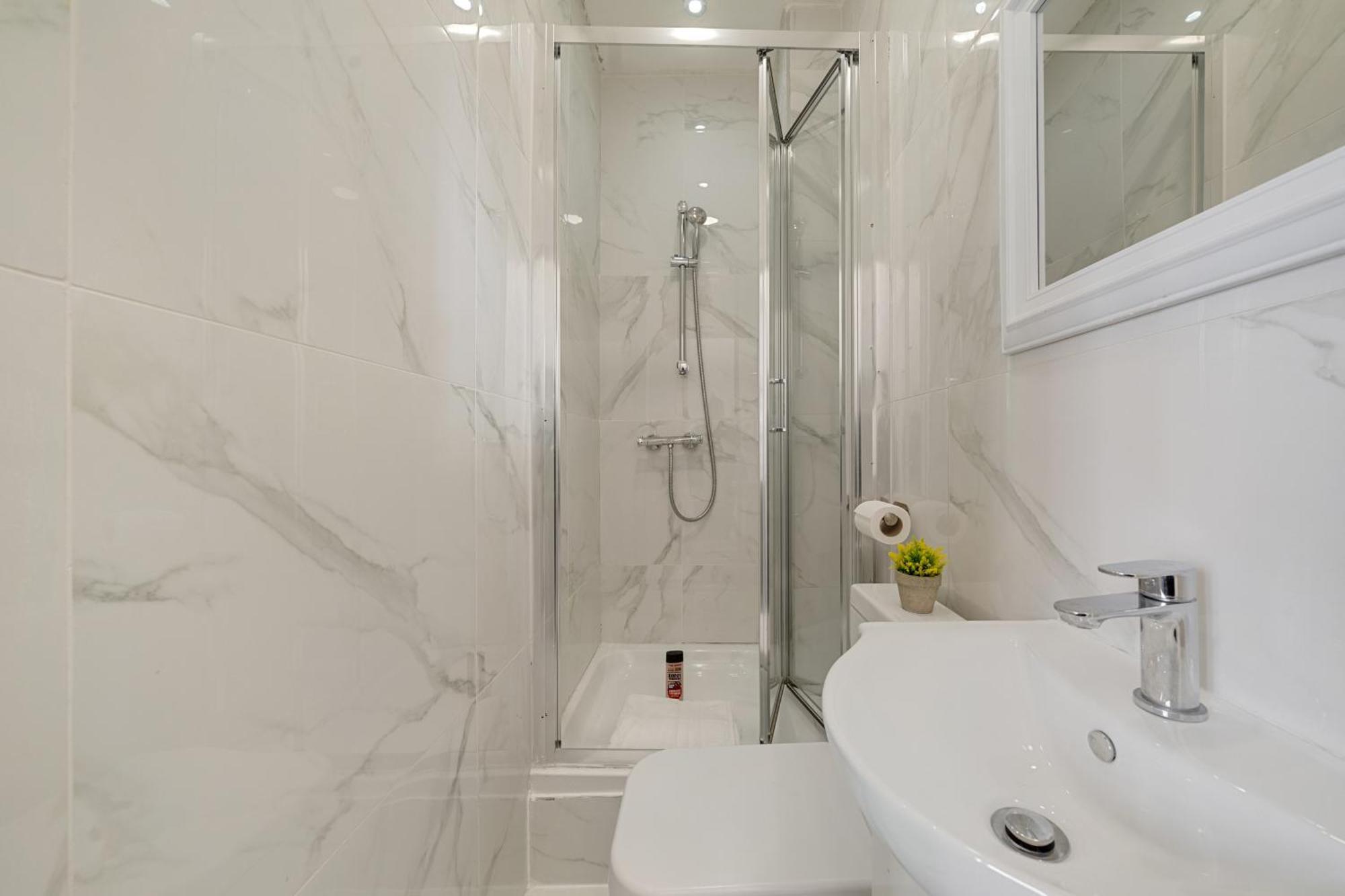 Elegant 3 Bedroom On Oxford Street Luxury Living In 2gc *
