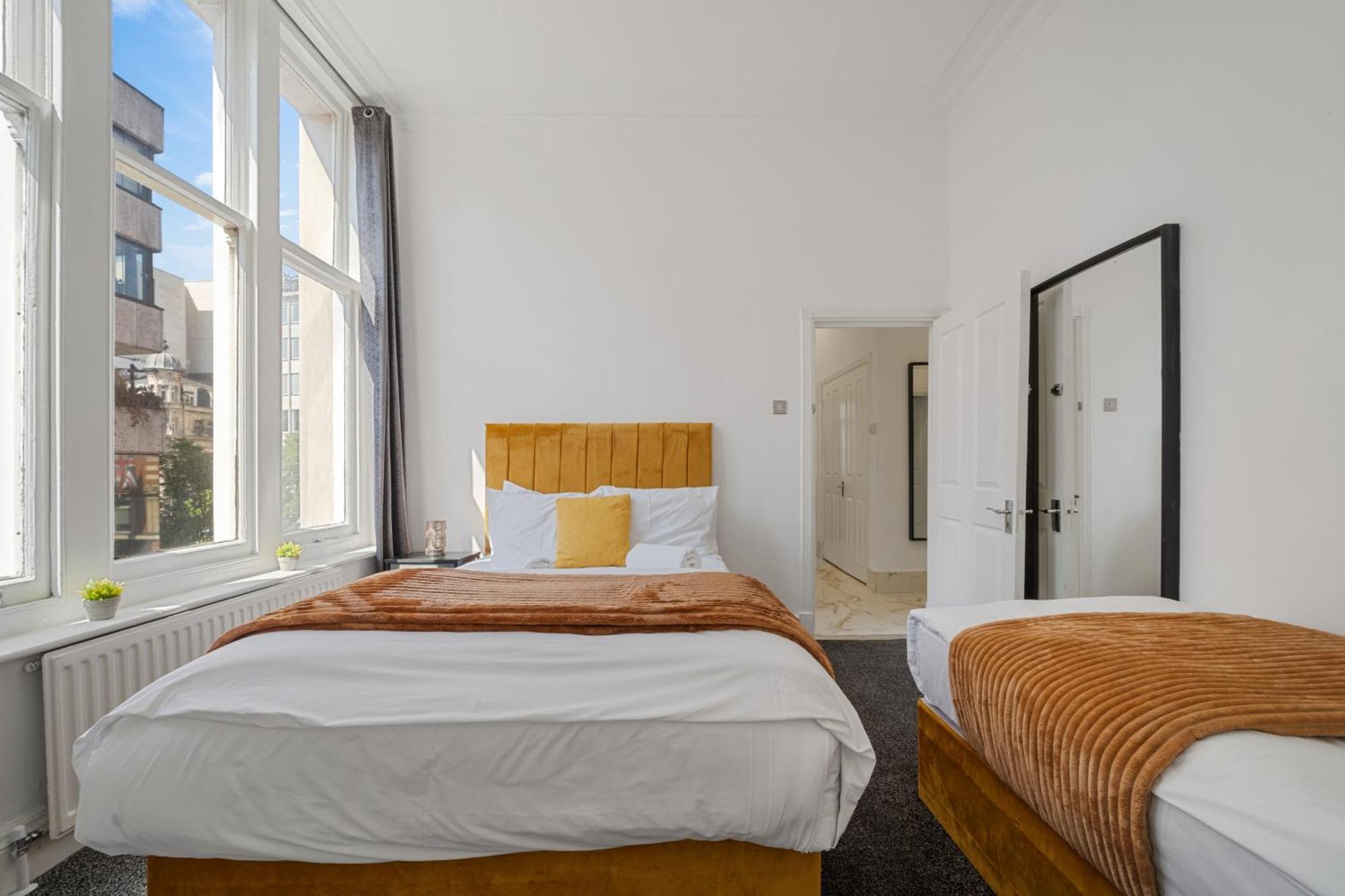 Elegant 3 Bedroom On Oxford Street Luxury Living In 2gc Londres