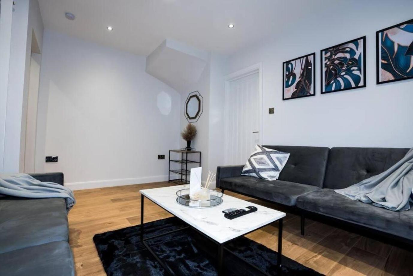 3 Bed Modern House Tottenham Apartment London