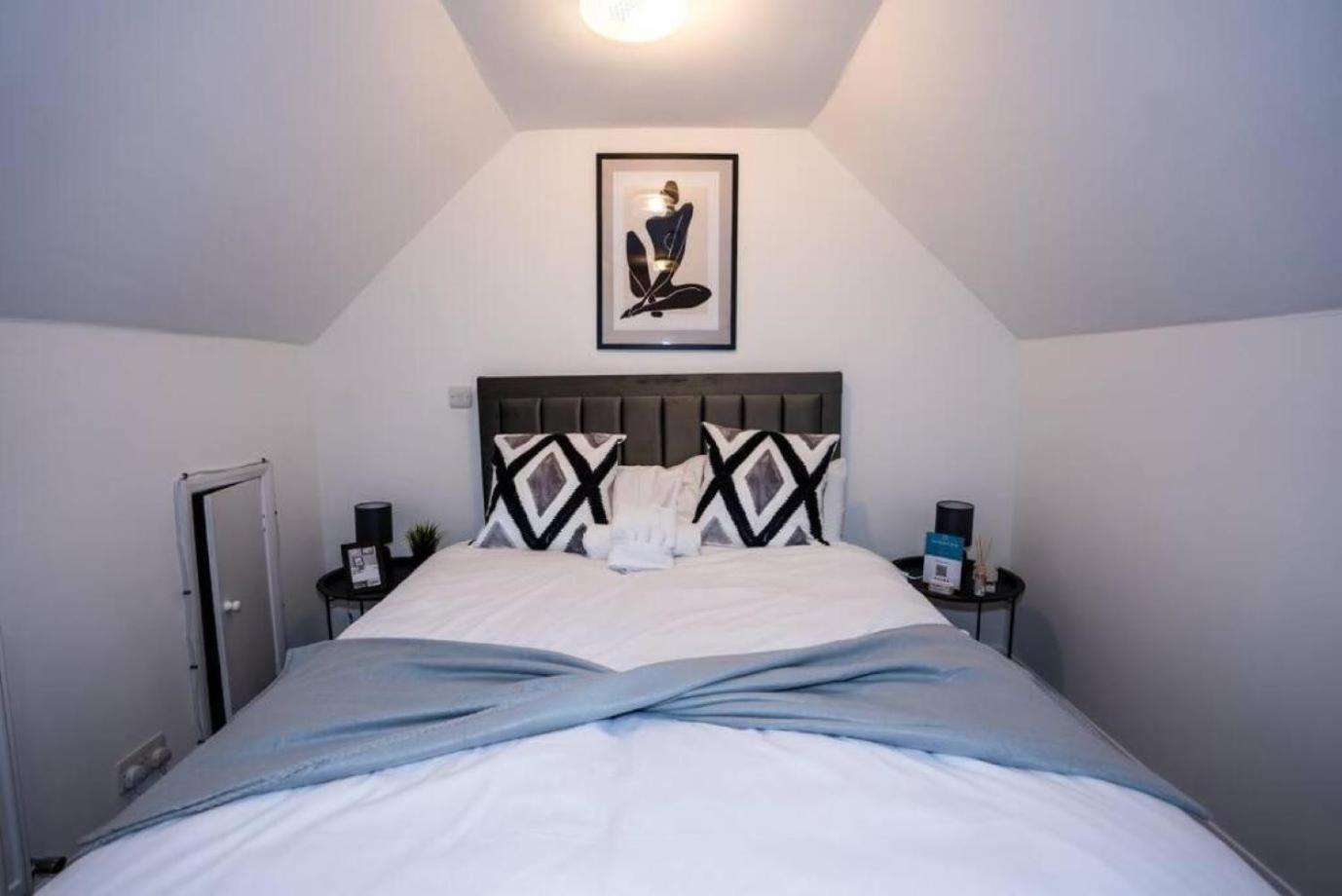 Apartment 3 Bed Modern House Tottenham London