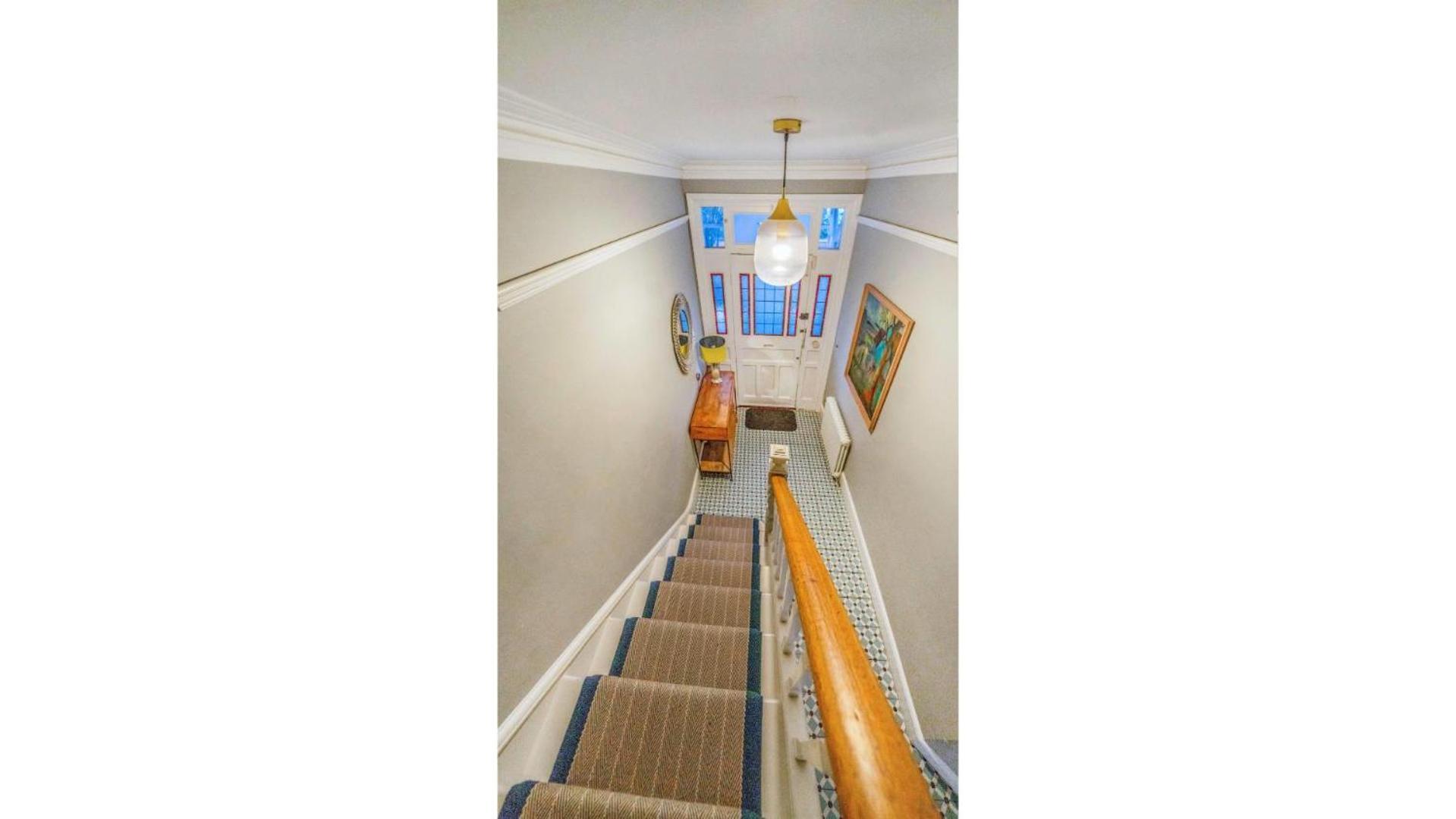 Holiday home Spacious 4br Retreat With Private Garden Zone 3 *