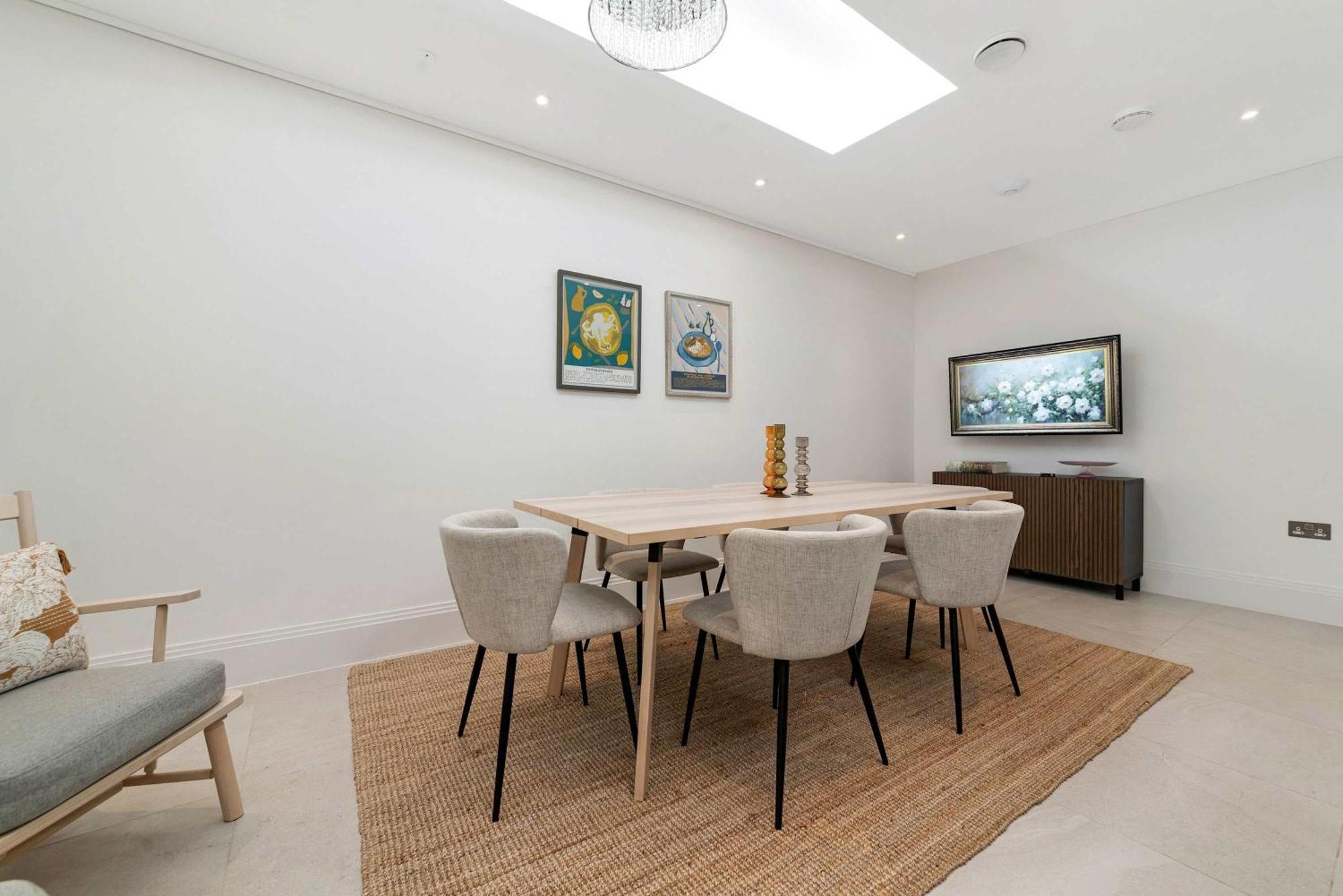 Madestays Premium Knightsbridge Townhouse London