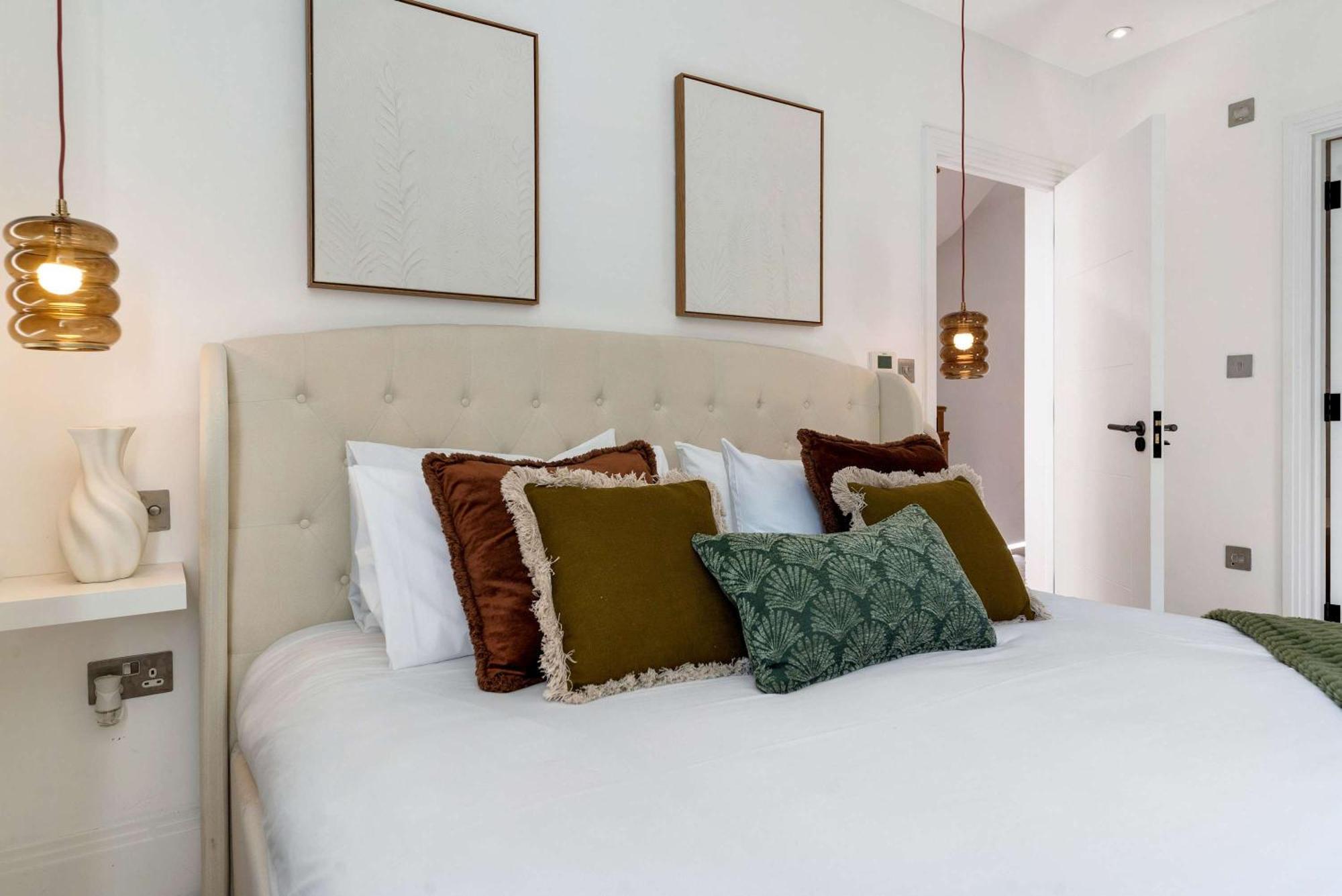 Madestays Premium Knightsbridge Townhouse London