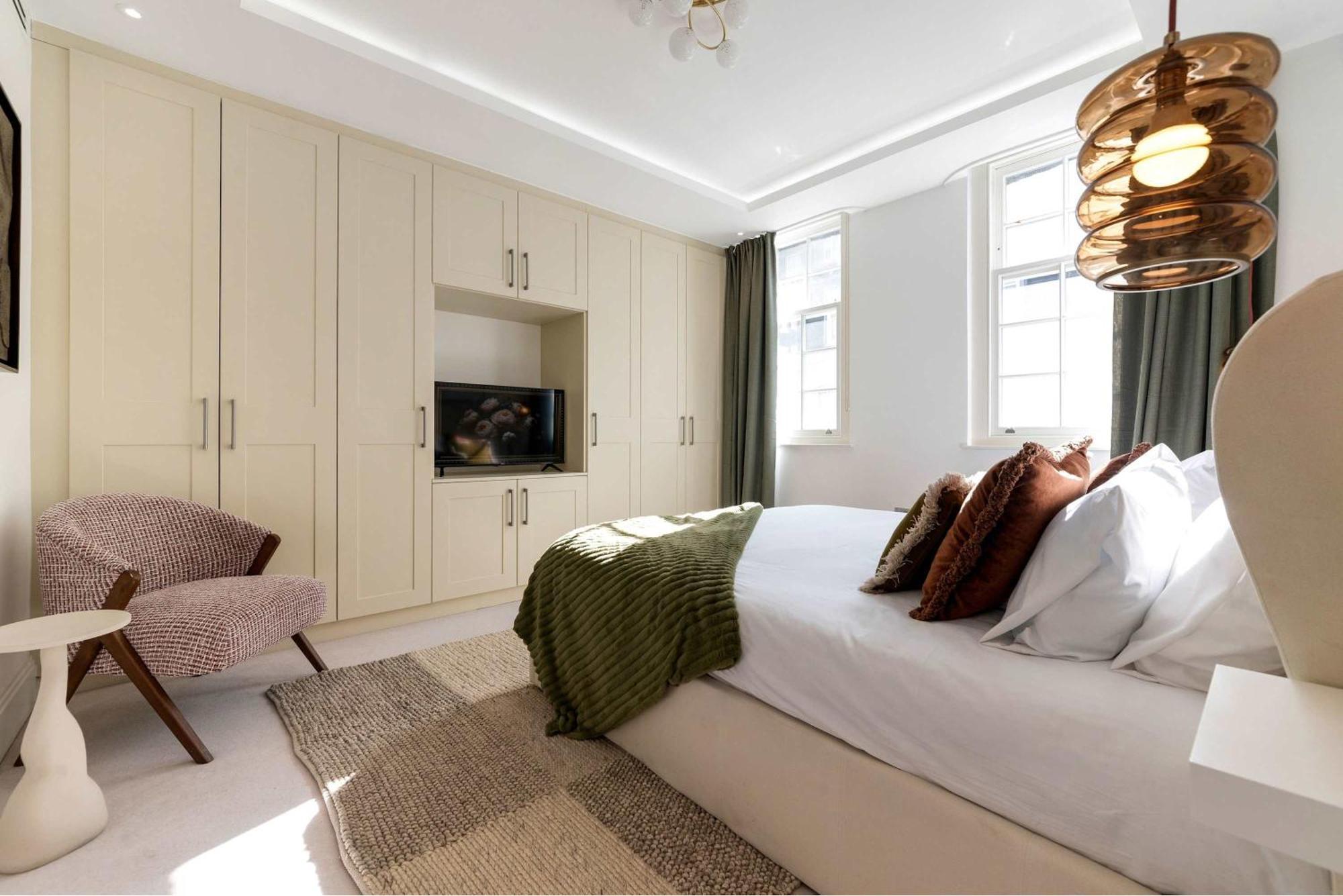 Madestays Premium Knightsbridge Townhouse London