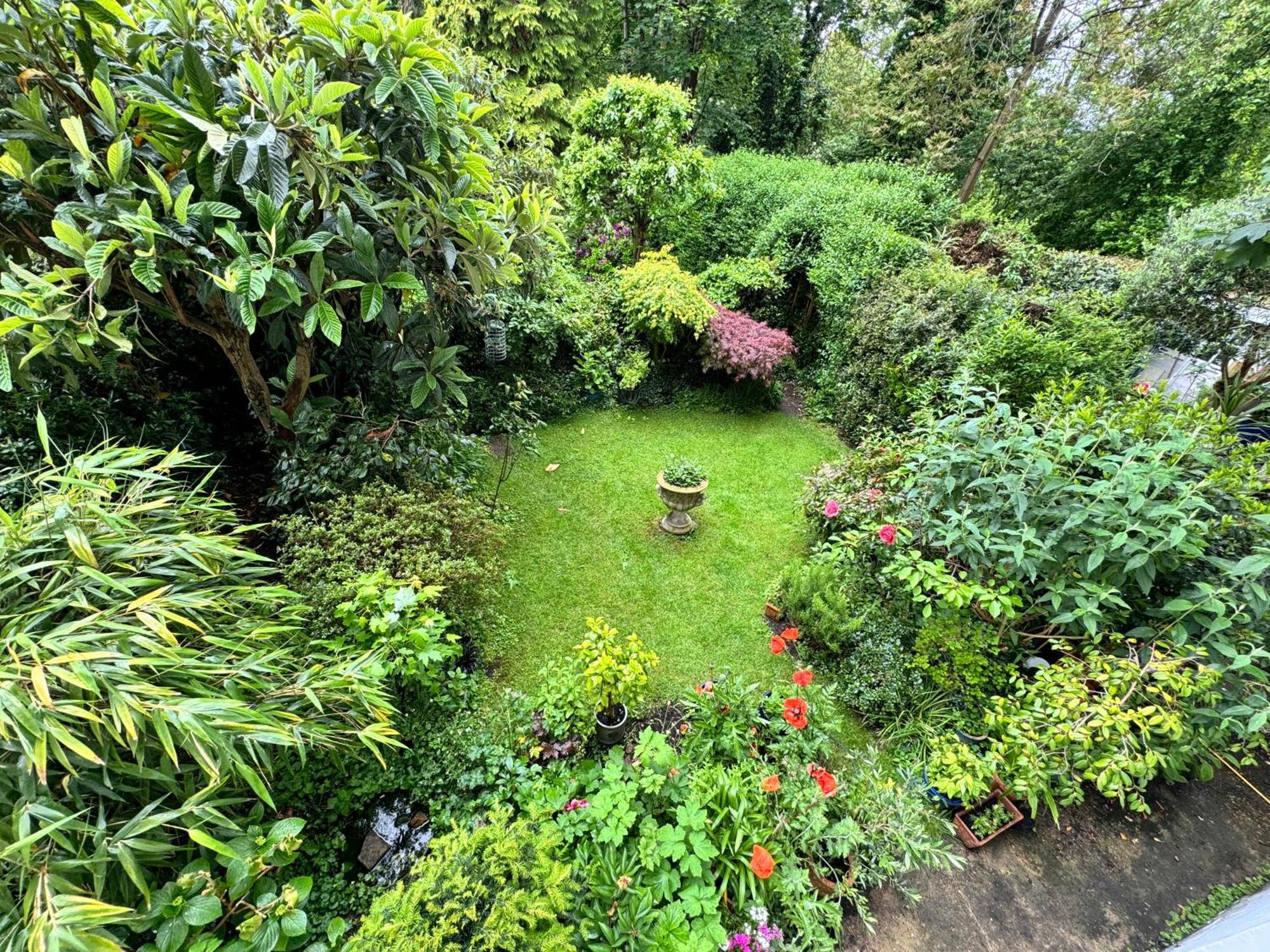 Apartment Exceptionally Large Newly-refurbished 1-bed Flat In Hither *