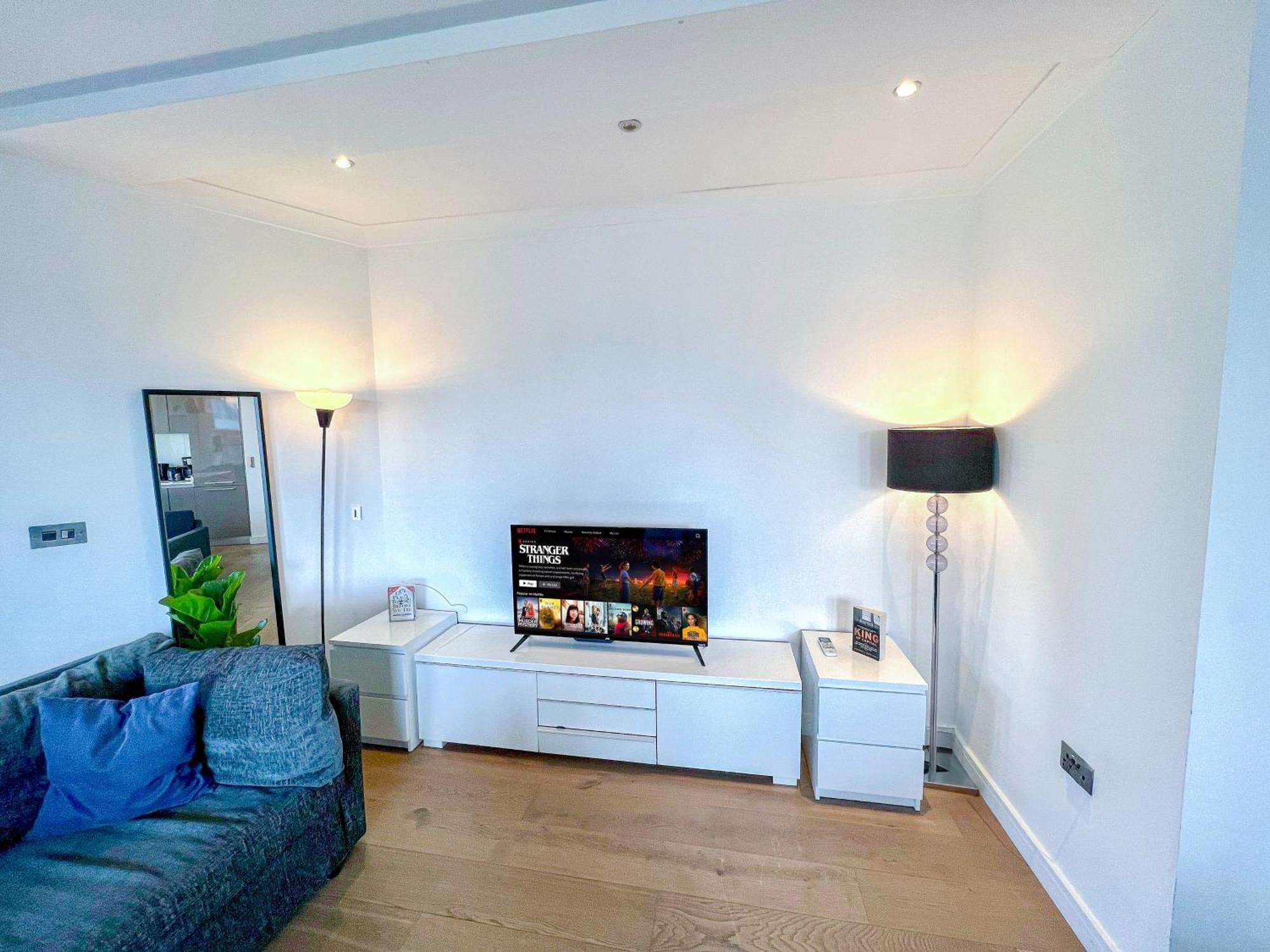 Sleek 3-bedroom Flat With Lift & Wi-fi In Southwark, Borough Near The Shard Apartment