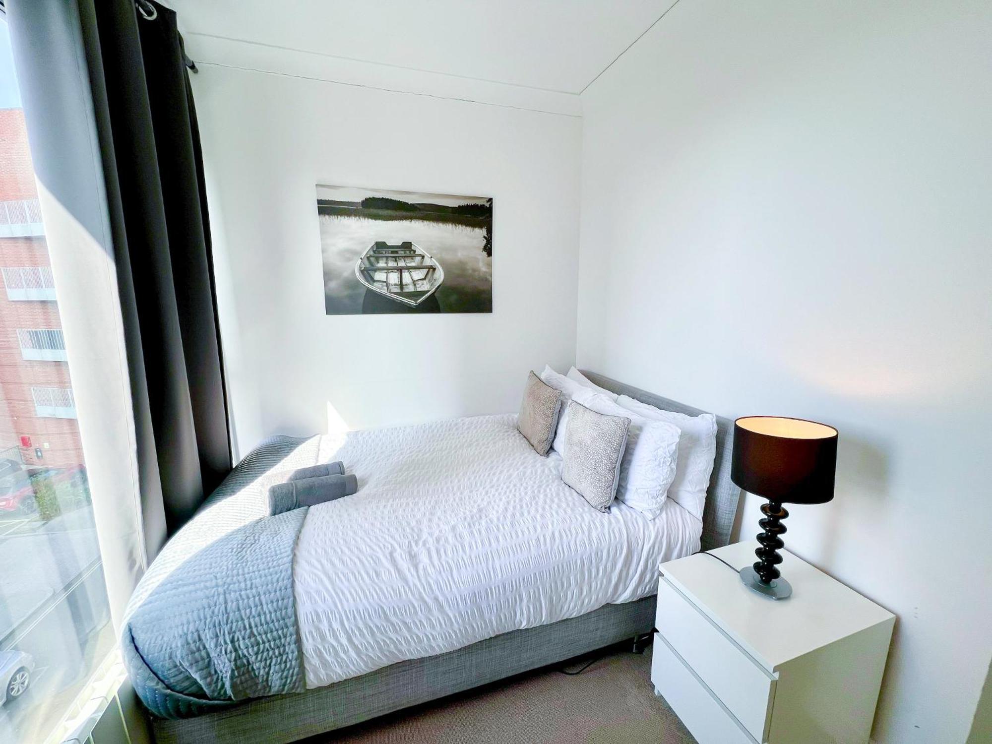 Apartment Sleek 3-bedroom Flat With Lift & Wi-fi In Southwark, Borough Near The Shard *