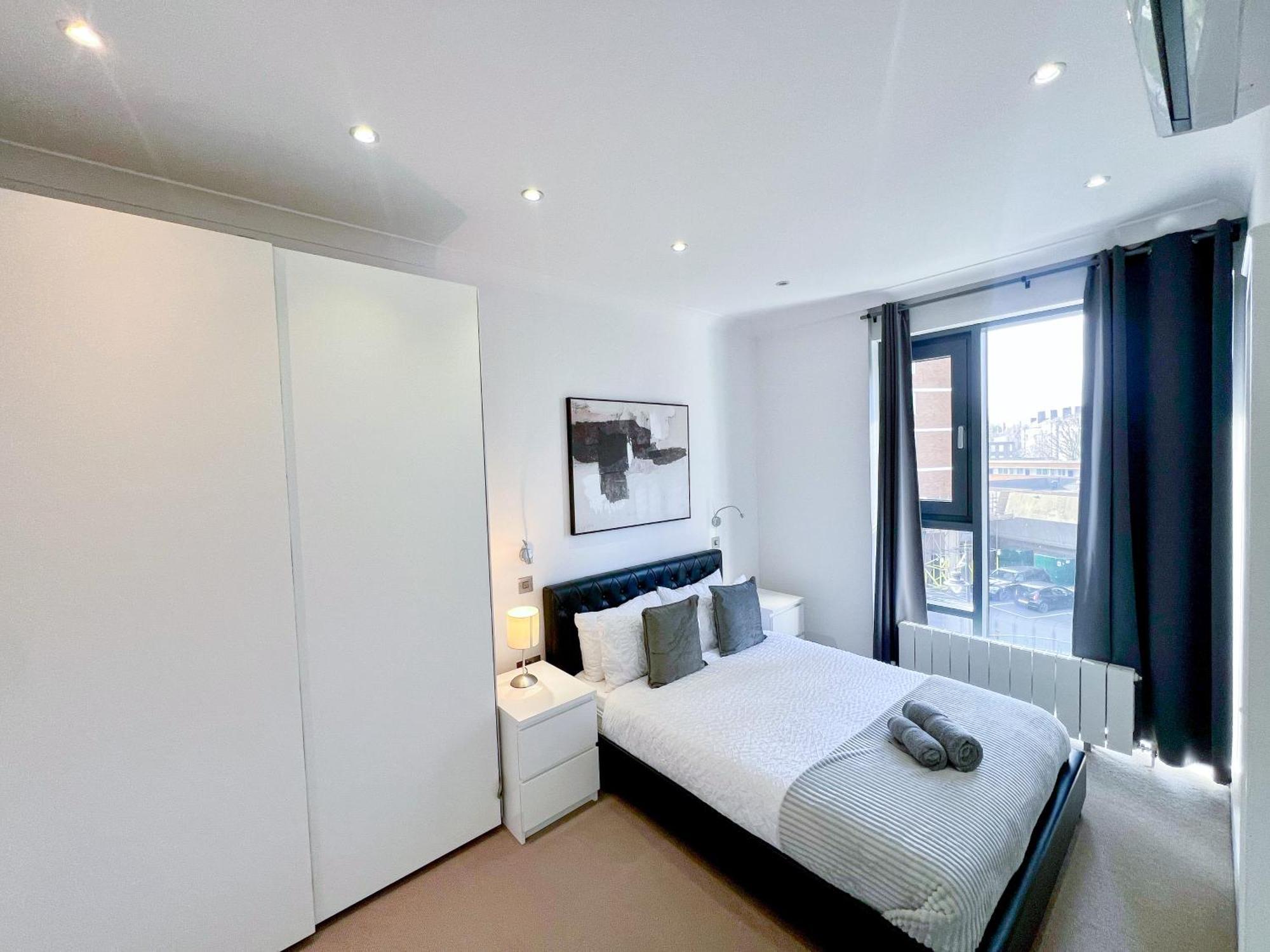 Apartment Sleek 3-bedroom Flat With Lift & Wi-fi In Southwark, Borough Near The Shard
