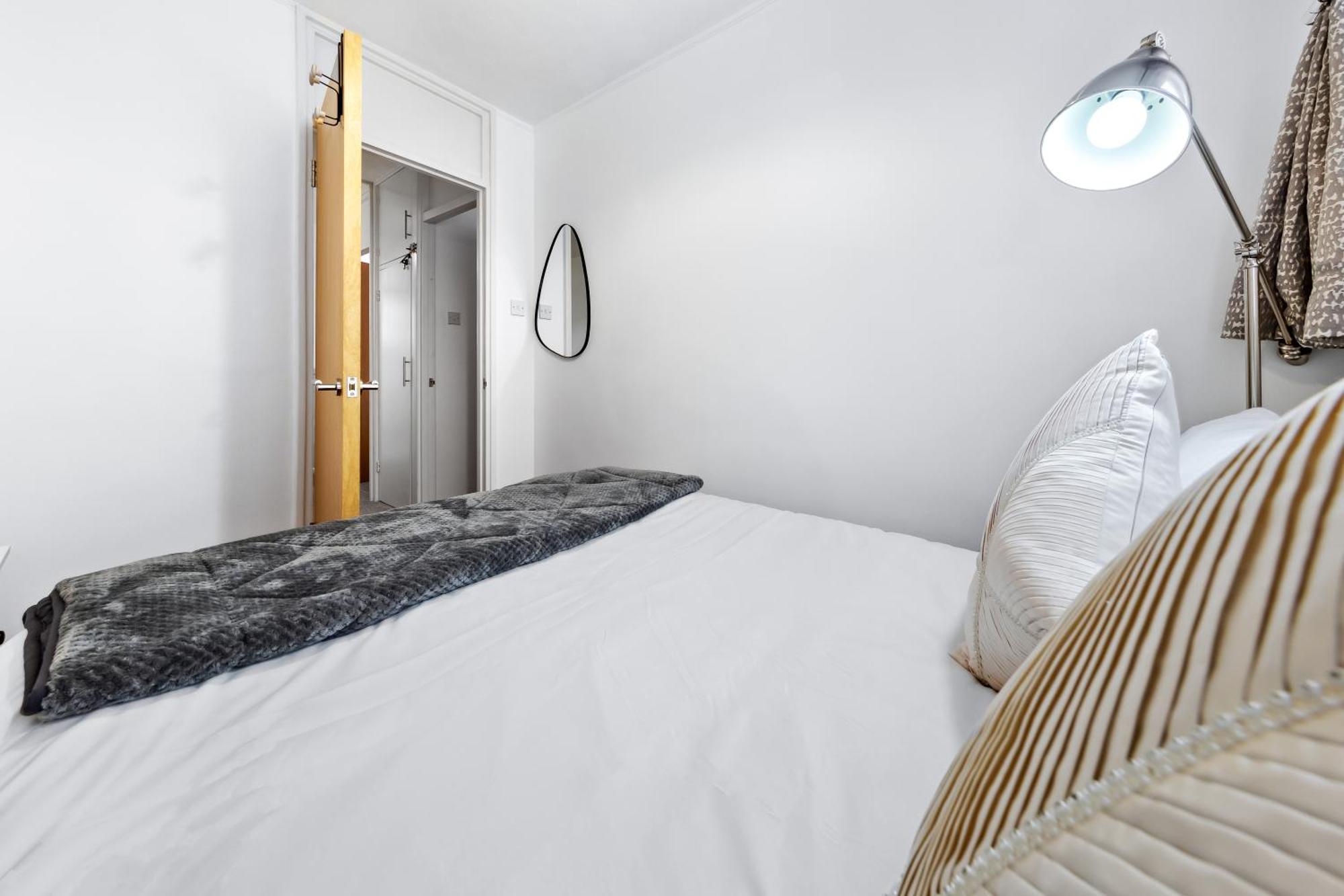 Apartment Spacious 3-bed Near Shoreditch With Parking London