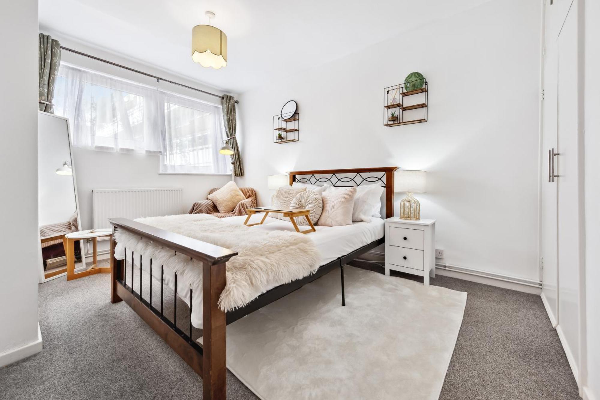 Spacious 3-bed Near Shoreditch With Parking Apartment London