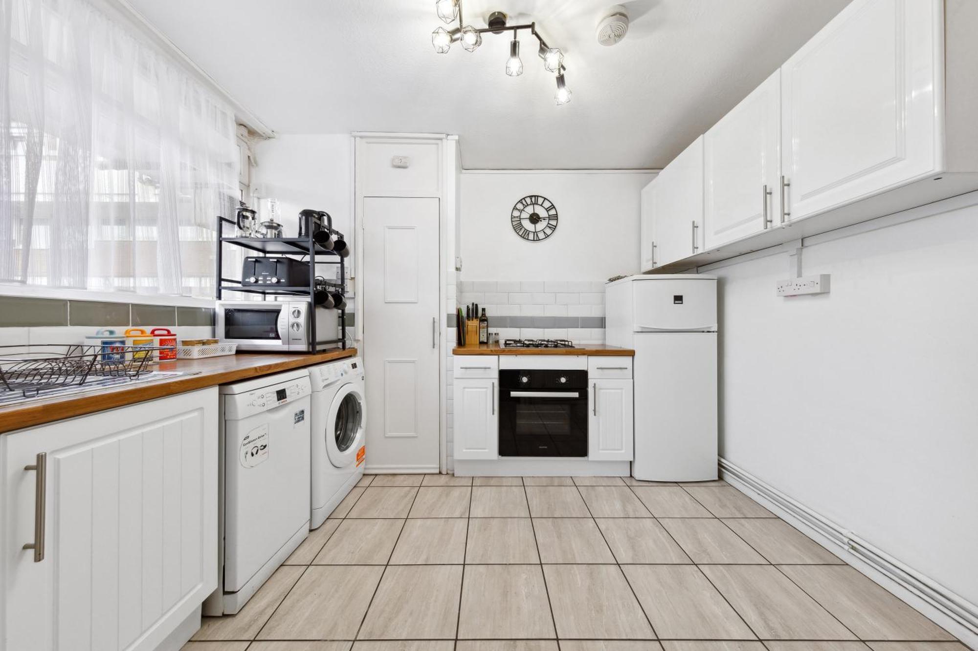 Apartment Spacious 3-bed Near Shoreditch With Parking