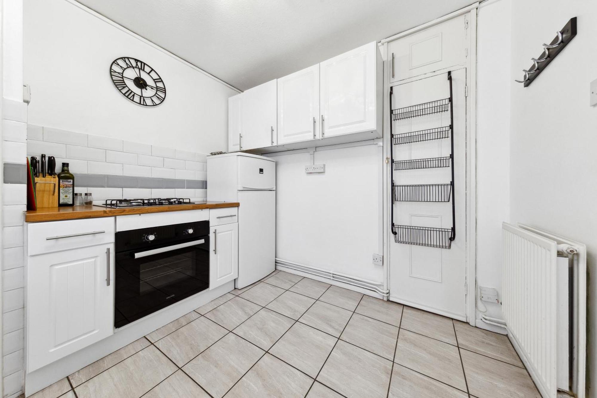 Spacious 3-bed Near Shoreditch With Parking Apartment