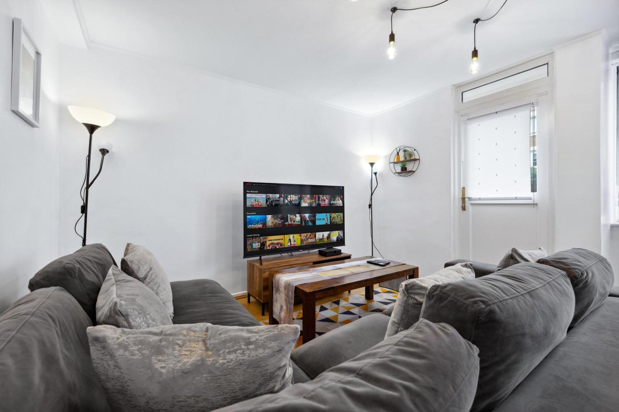 Spacious 3-bed Near Shoreditch With Parking Apartment *