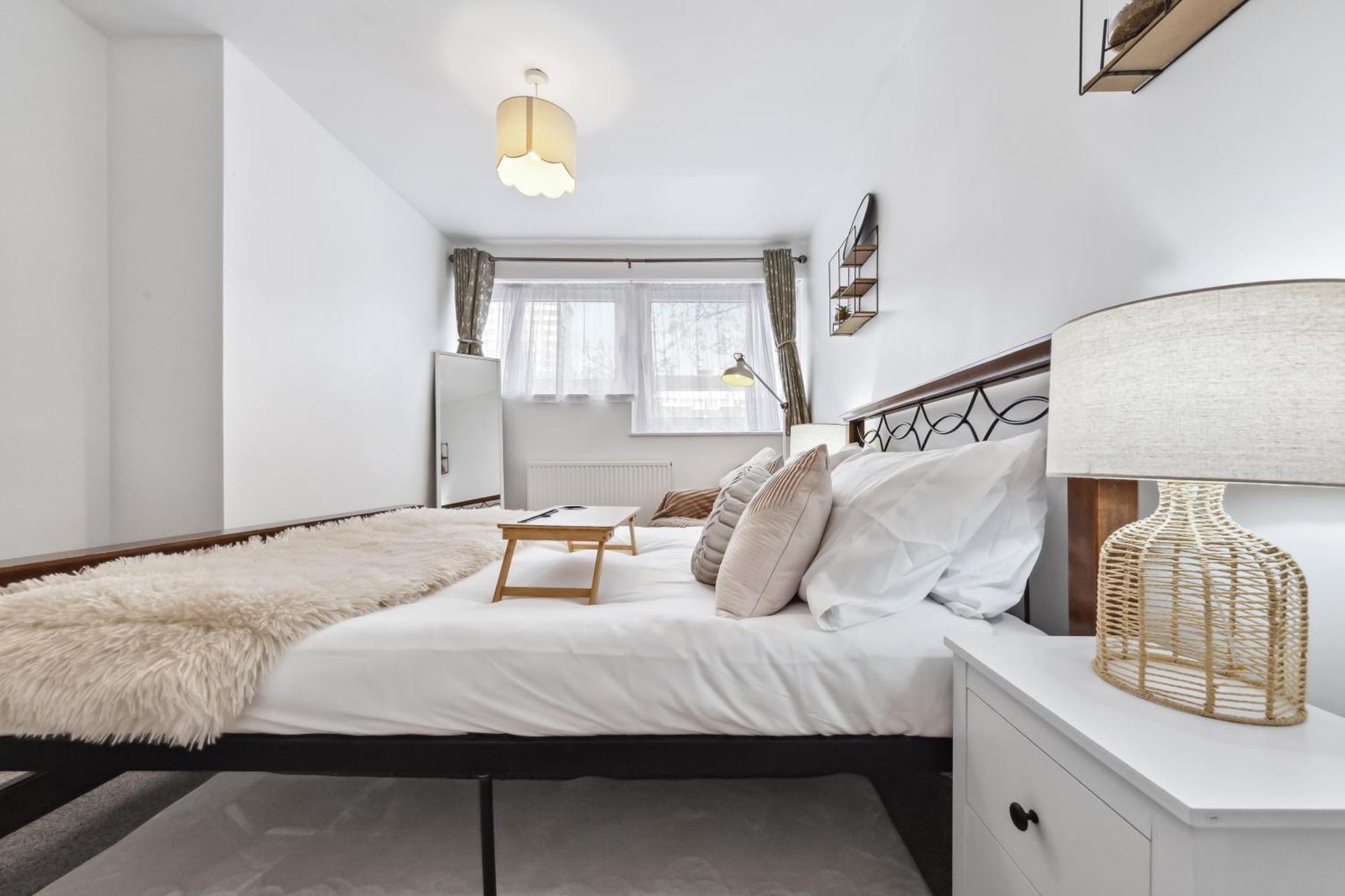Spacious 3-bed Near Shoreditch With Parking Apartment