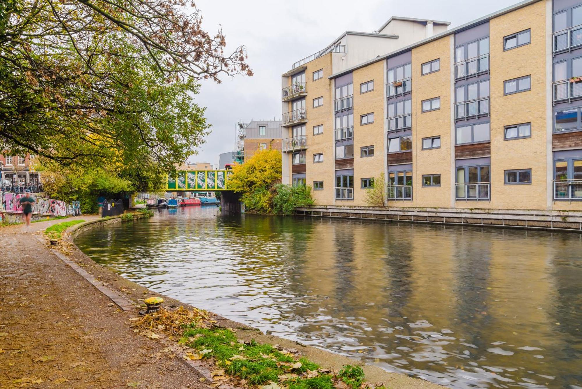 Spacious 3-bed Near Shoreditch With Parking