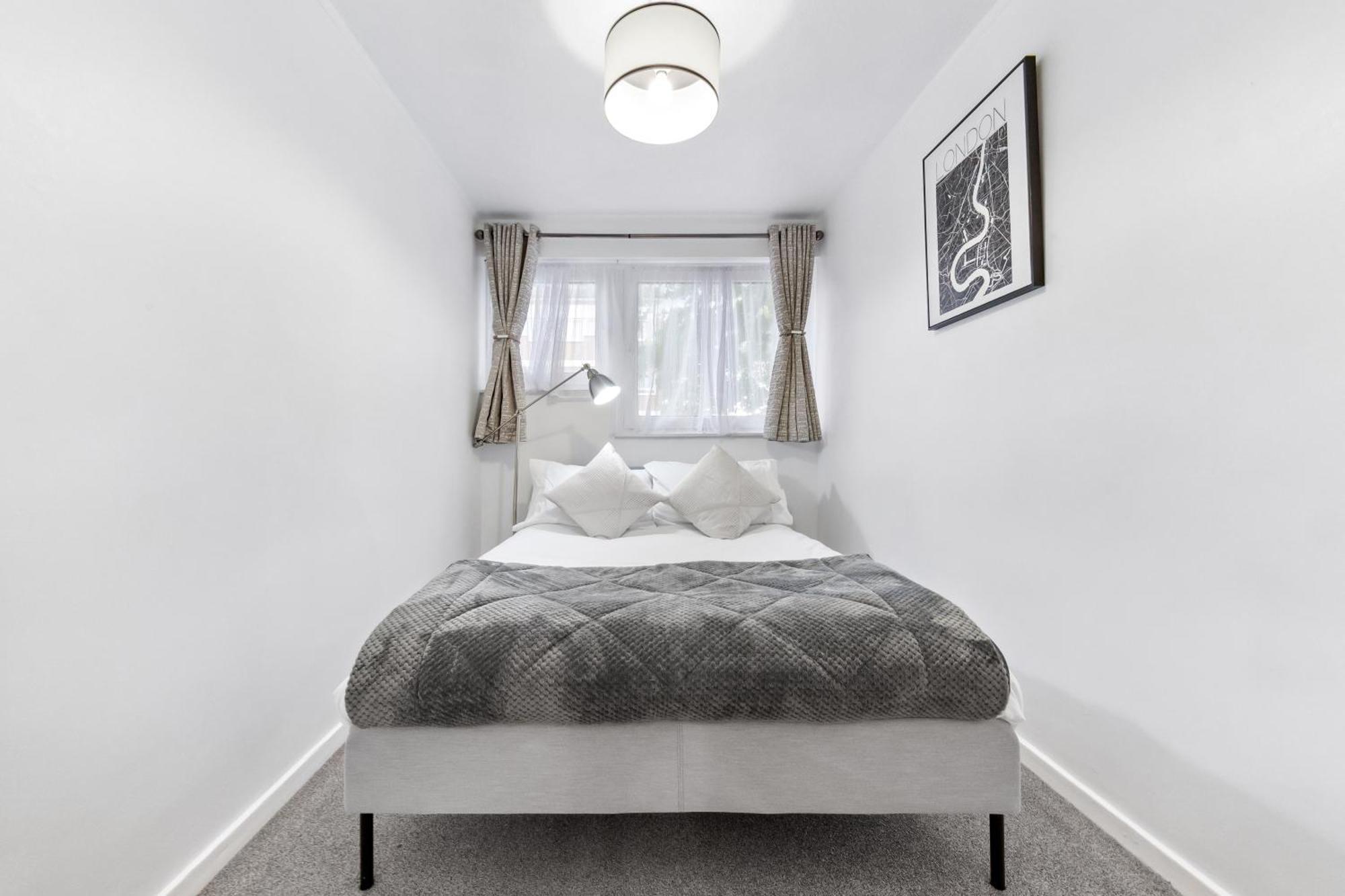 Spacious 3-bed Near Shoreditch With Parking