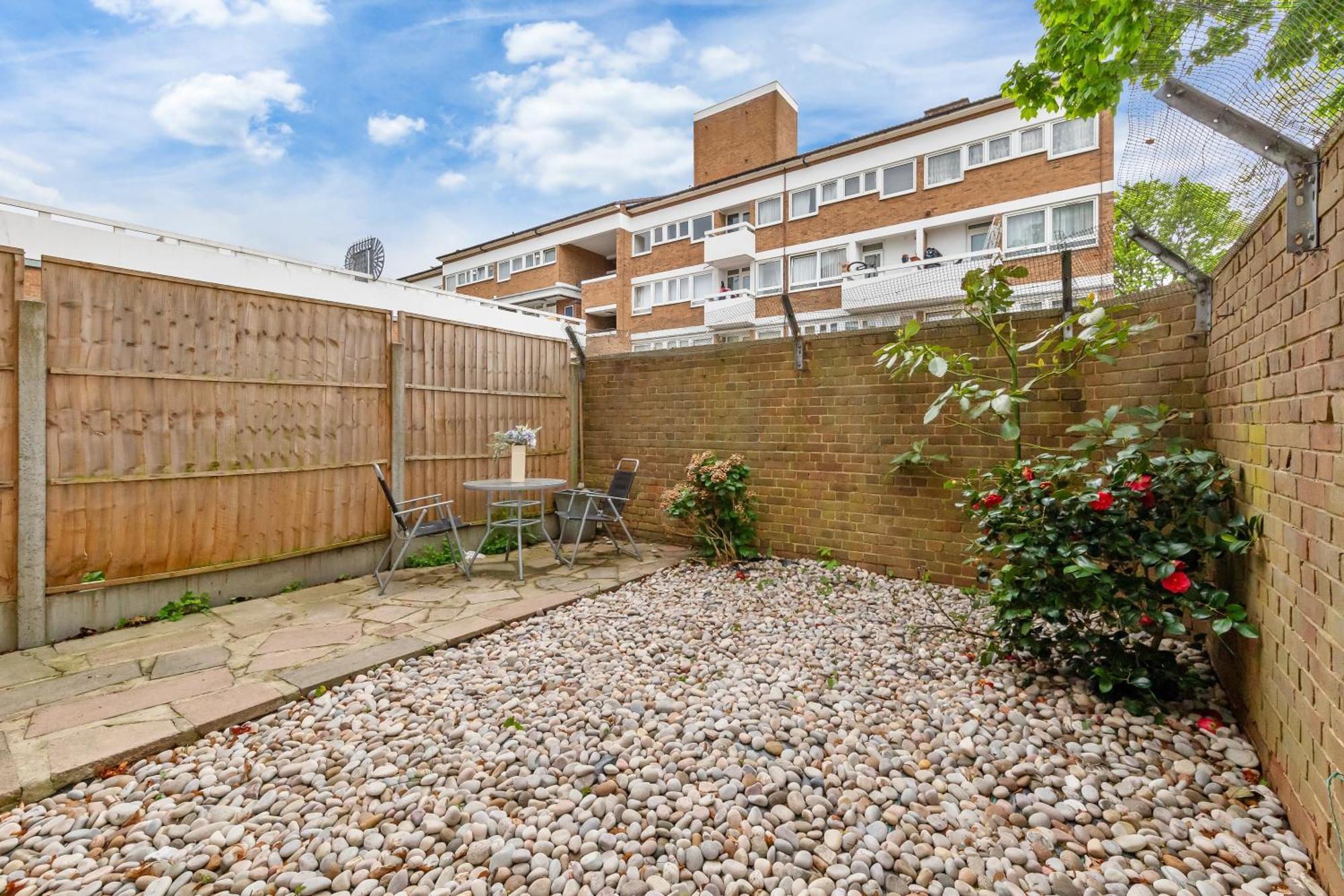 Spacious 3-bed Near Shoreditch With Parking Apartment