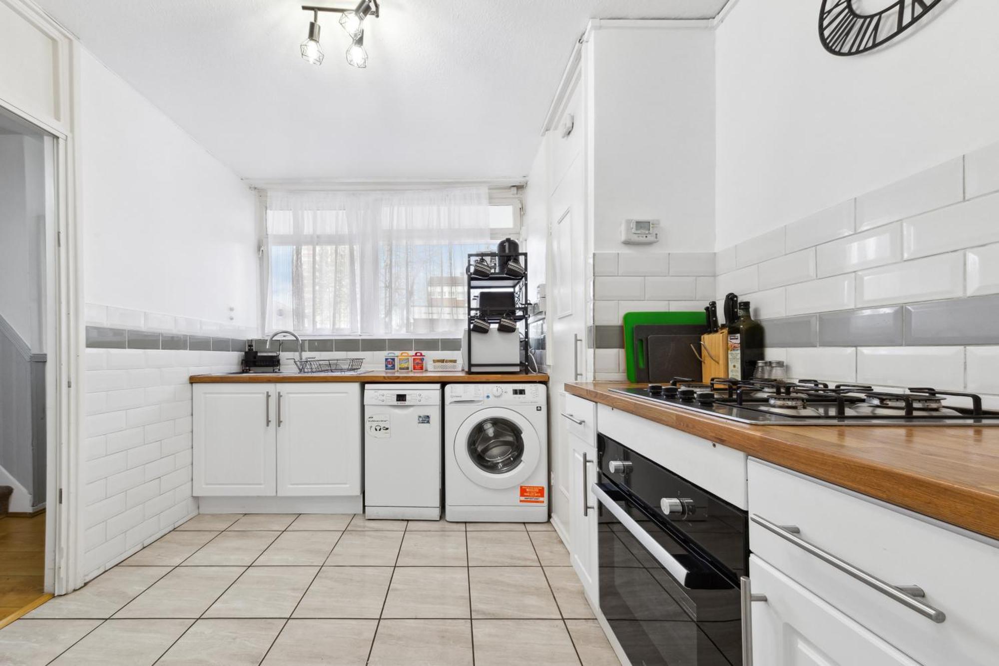 Apartment Spacious 3-bed Near Shoreditch With Parking